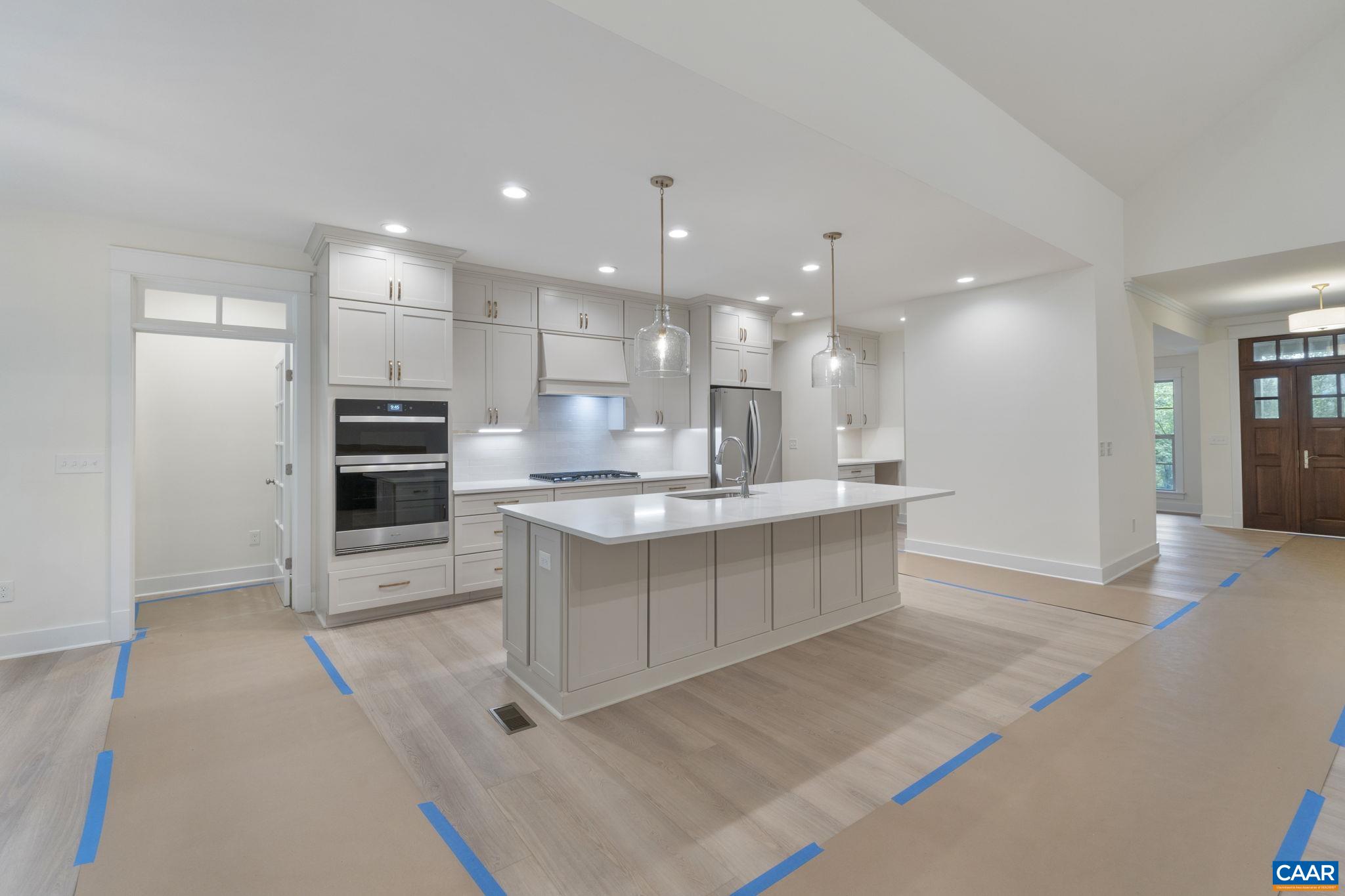682 VILLA DESTE DR