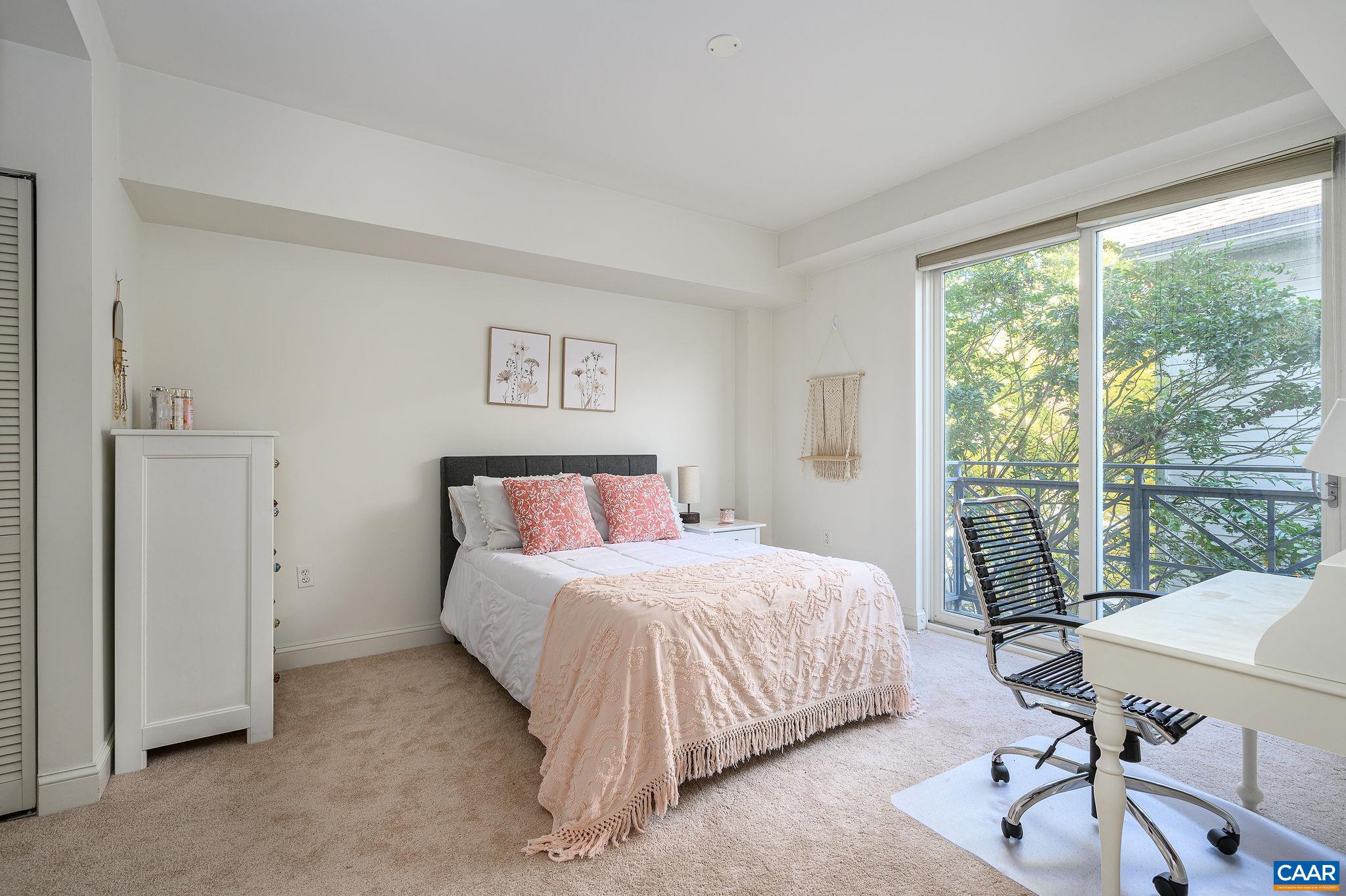 428 MONROE LN Unit: 301