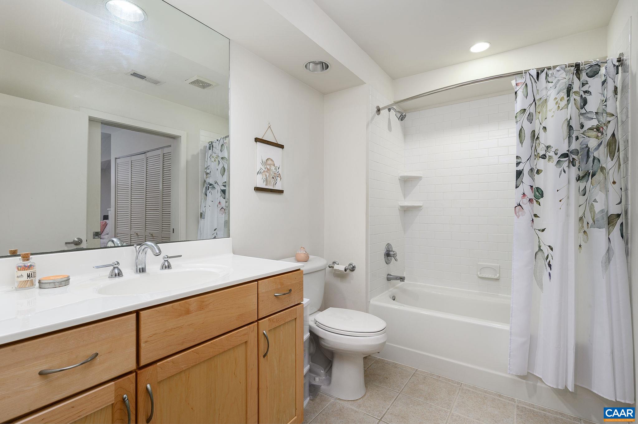 428 MONROE LN Unit: 301