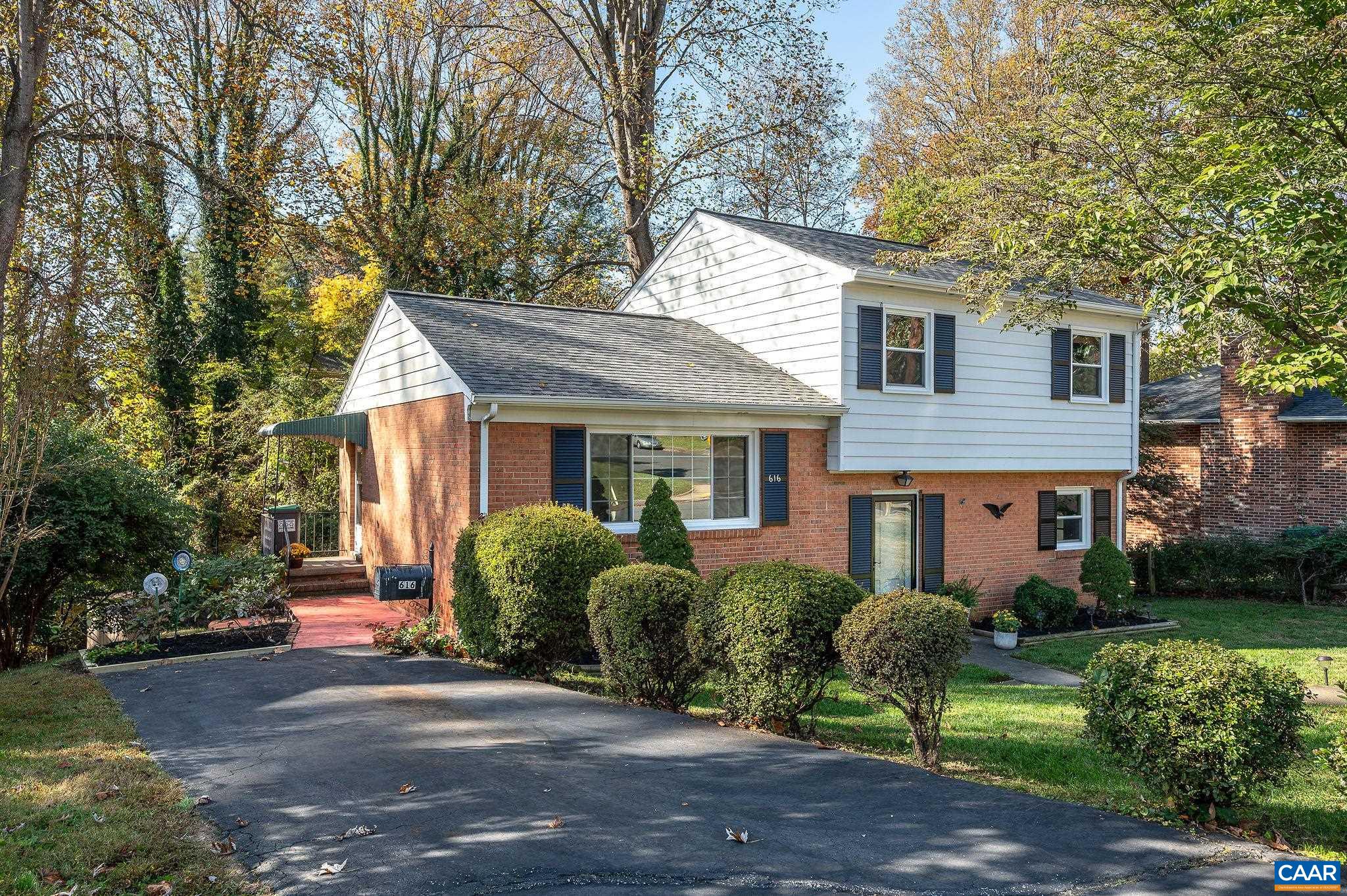 616 MOSELEY DR