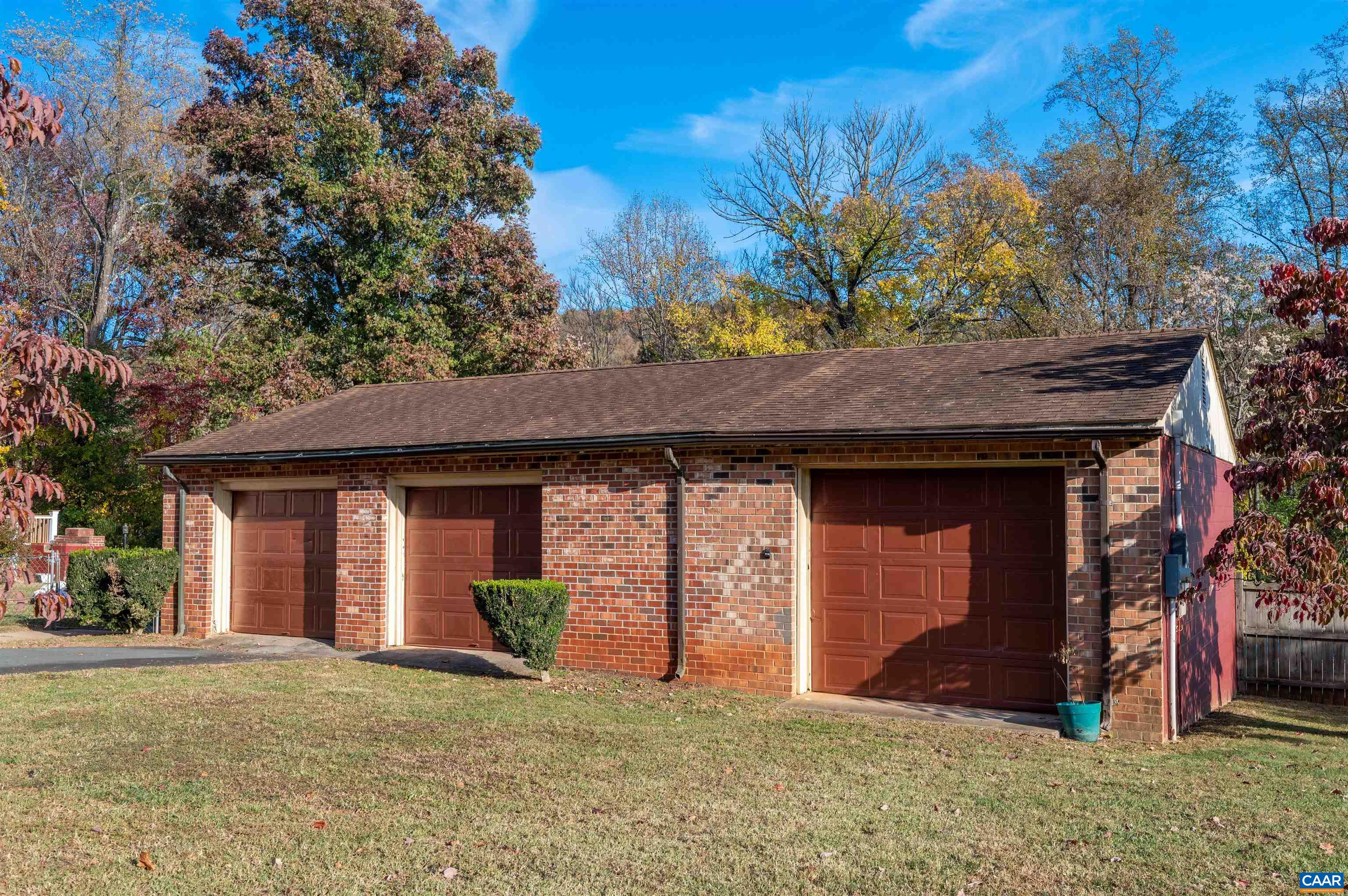 2795 SCOTTSVILLE RD