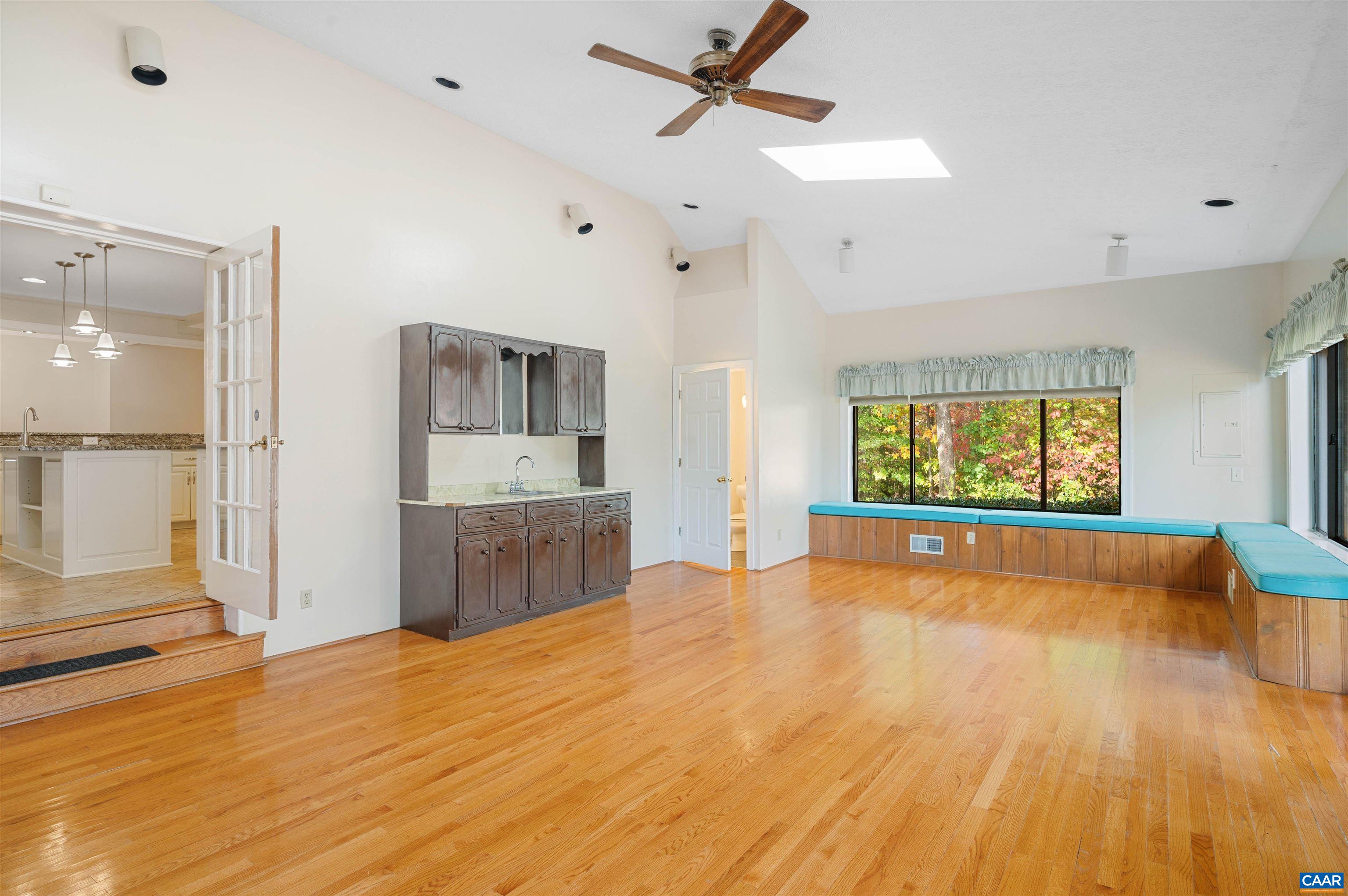 2795 SCOTTSVILLE RD