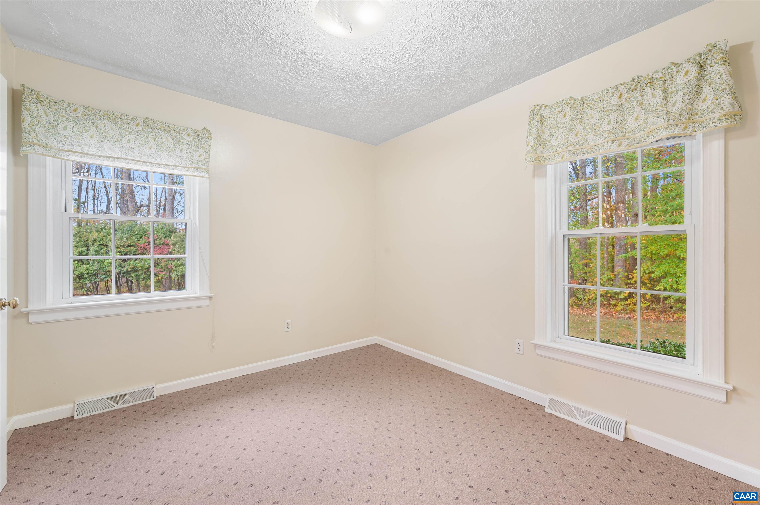 2795 SCOTTSVILLE RD
