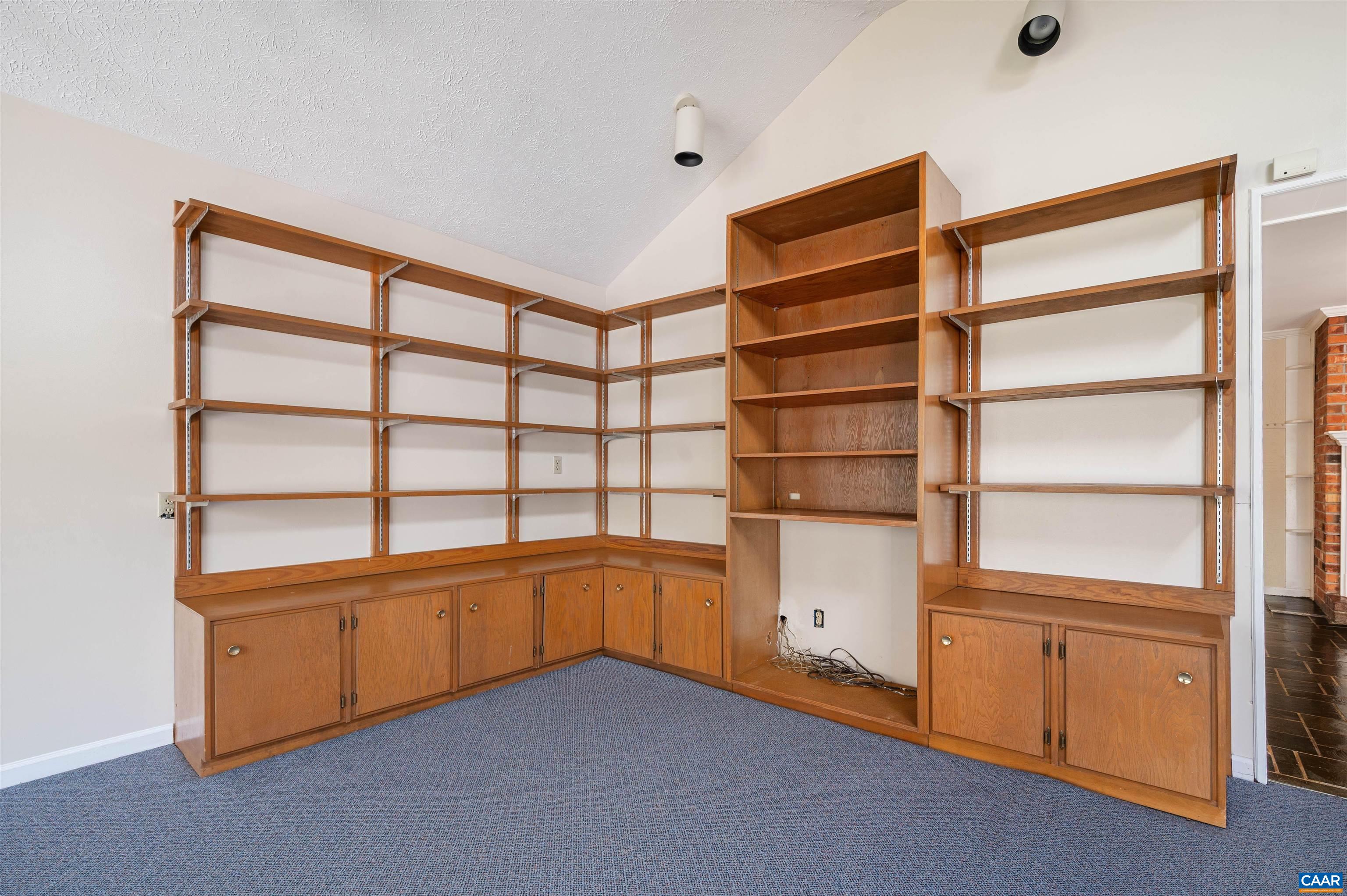 2795 SCOTTSVILLE RD