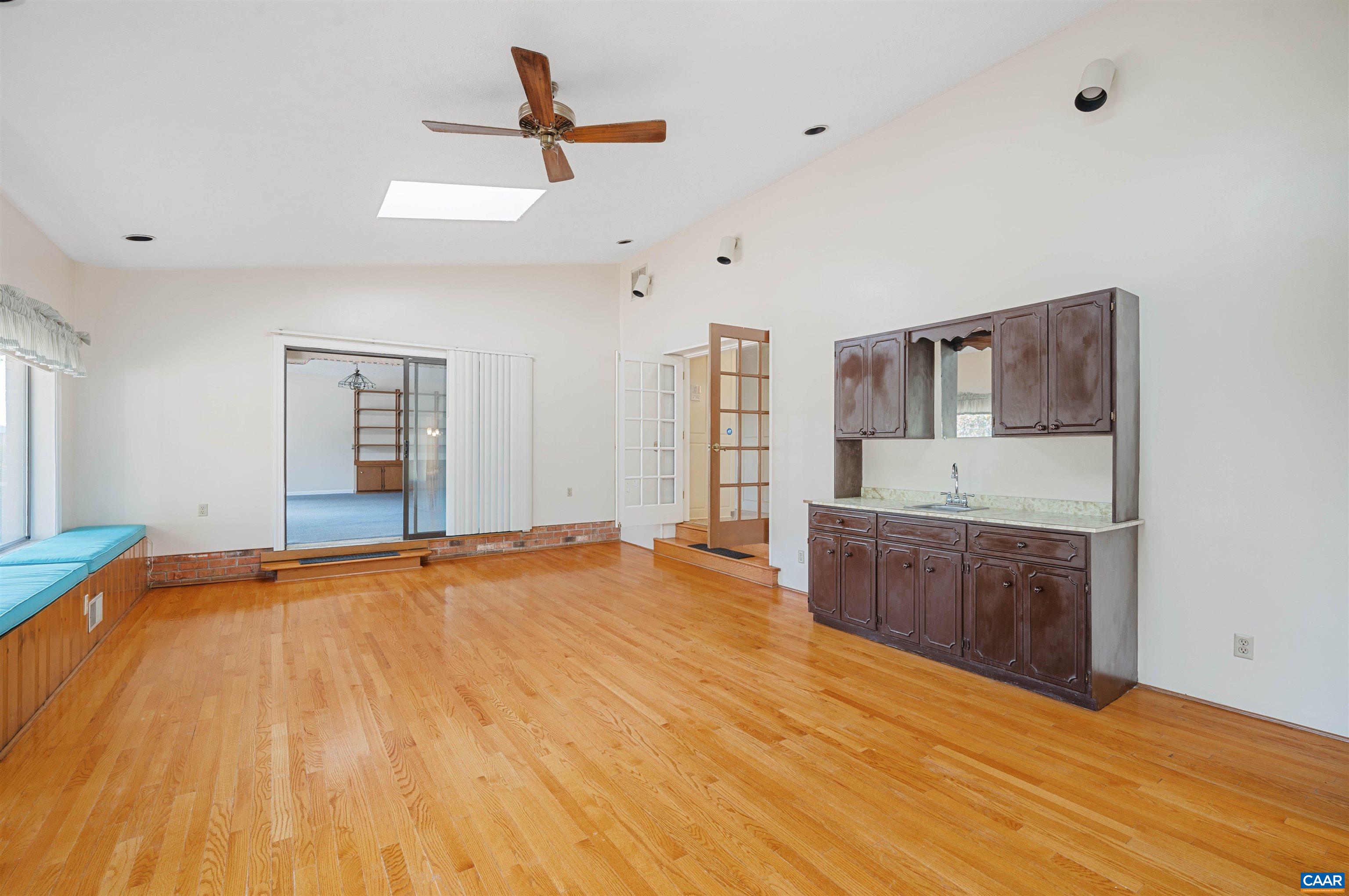 2795 SCOTTSVILLE RD