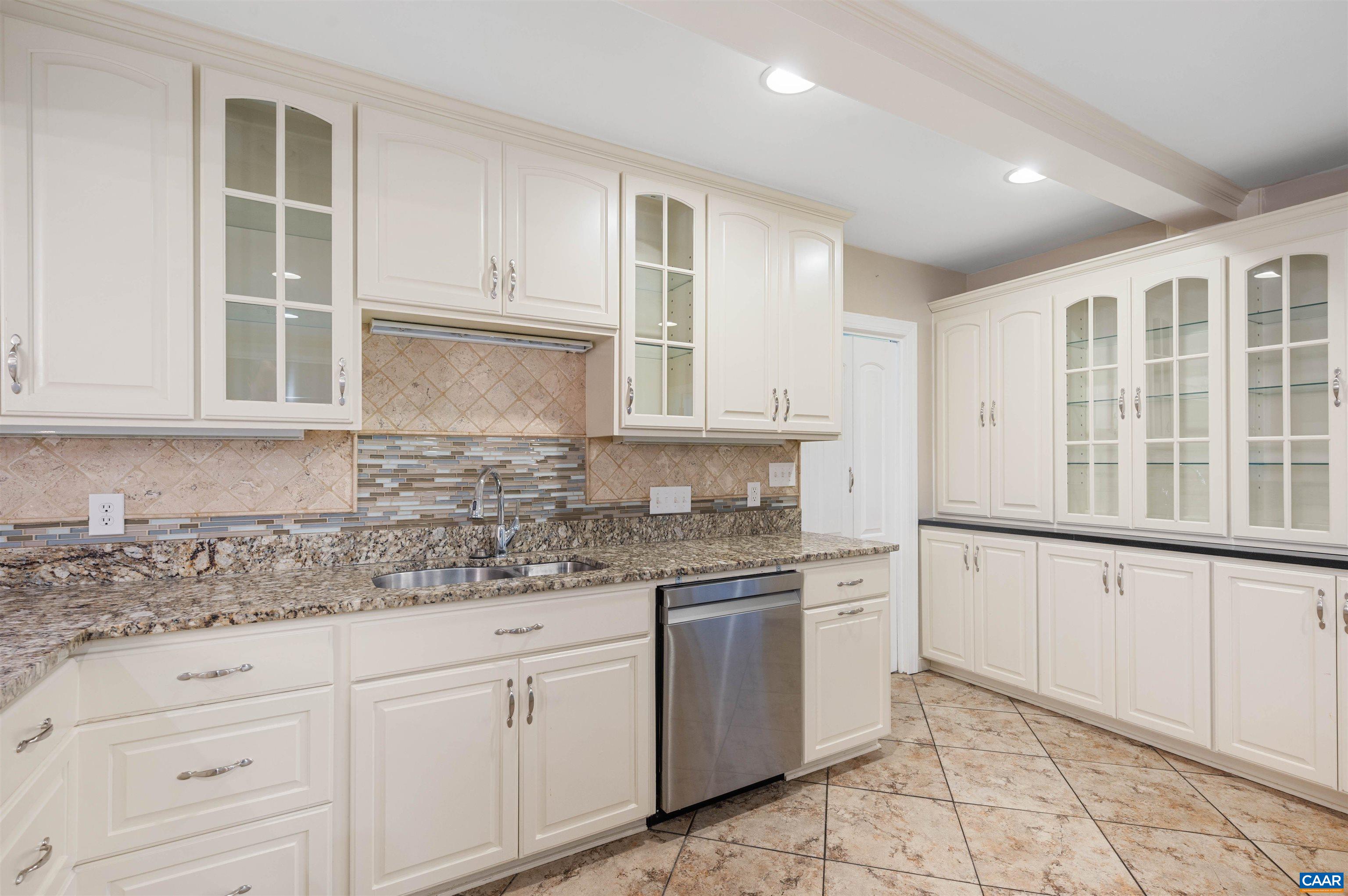 2795 SCOTTSVILLE RD