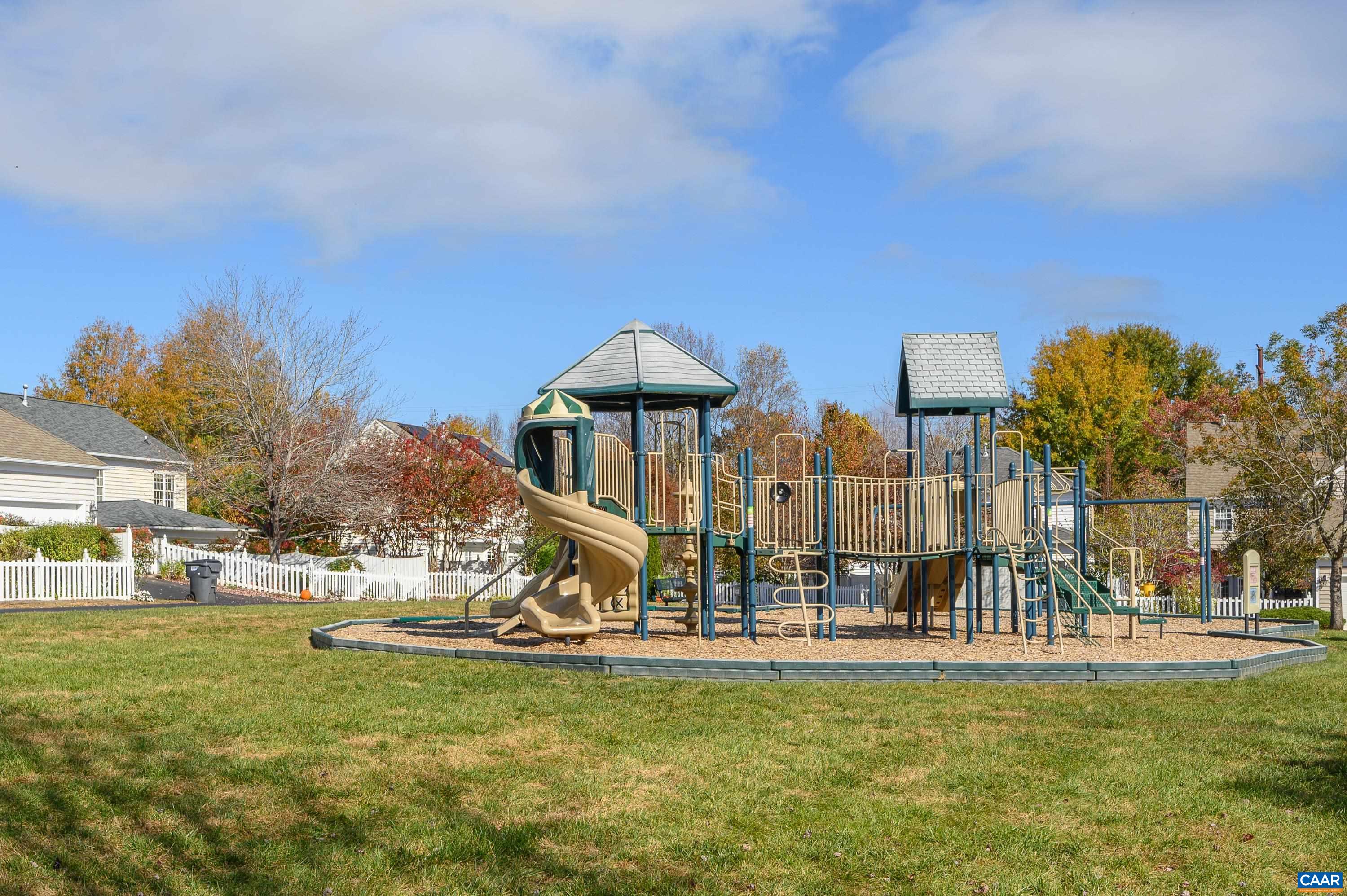 3119 TURNBERRY CIR