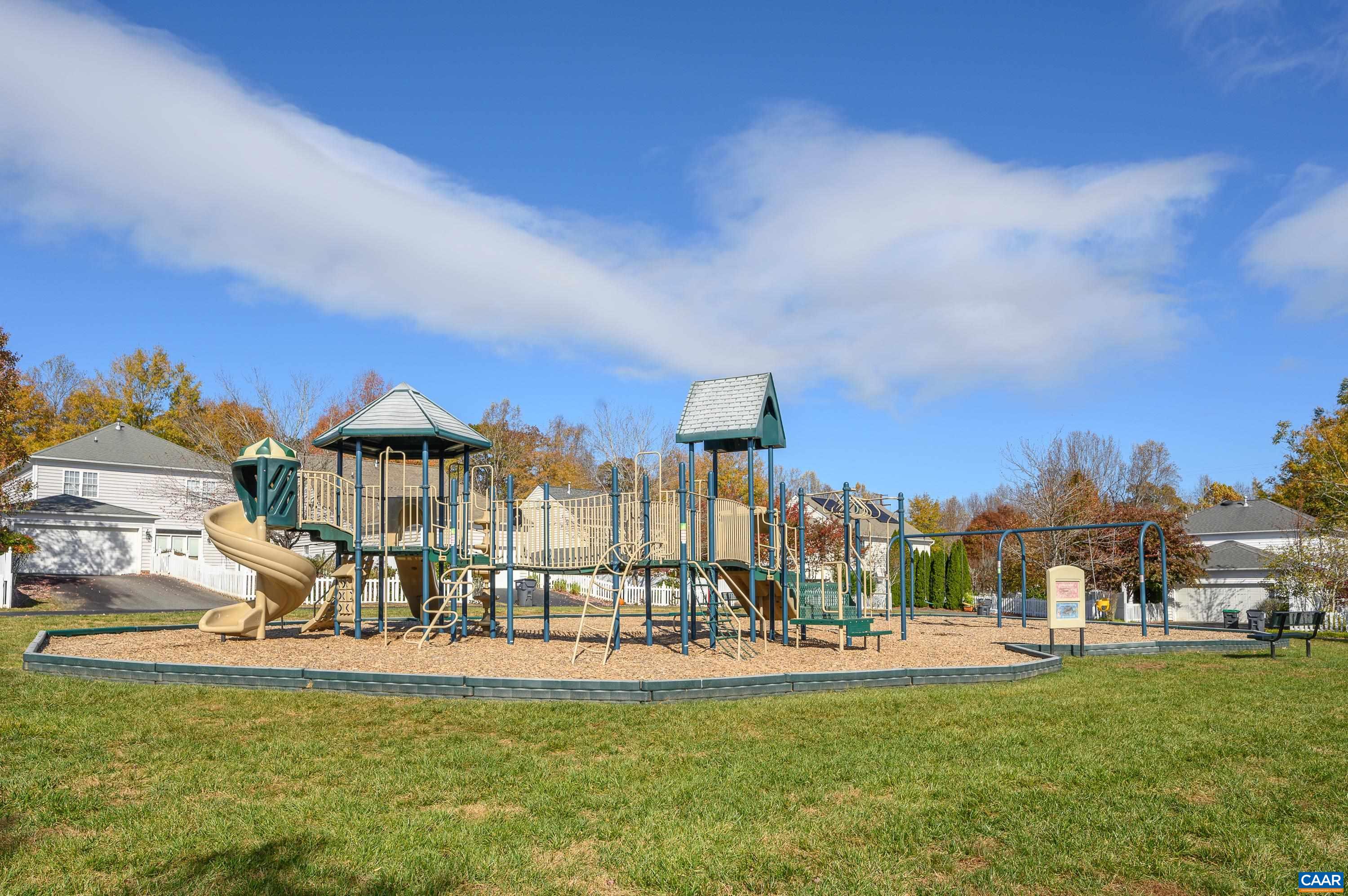 3119 TURNBERRY CIR