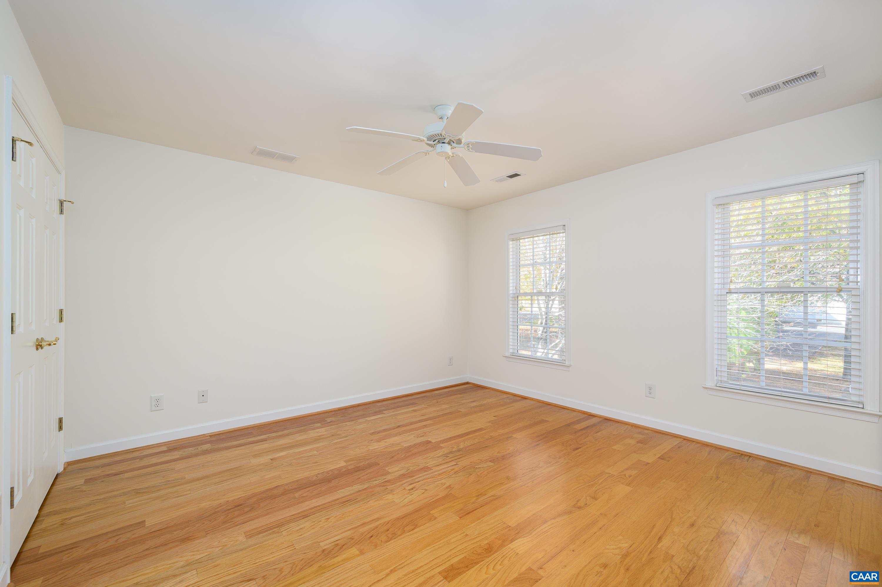 3119 TURNBERRY CIR