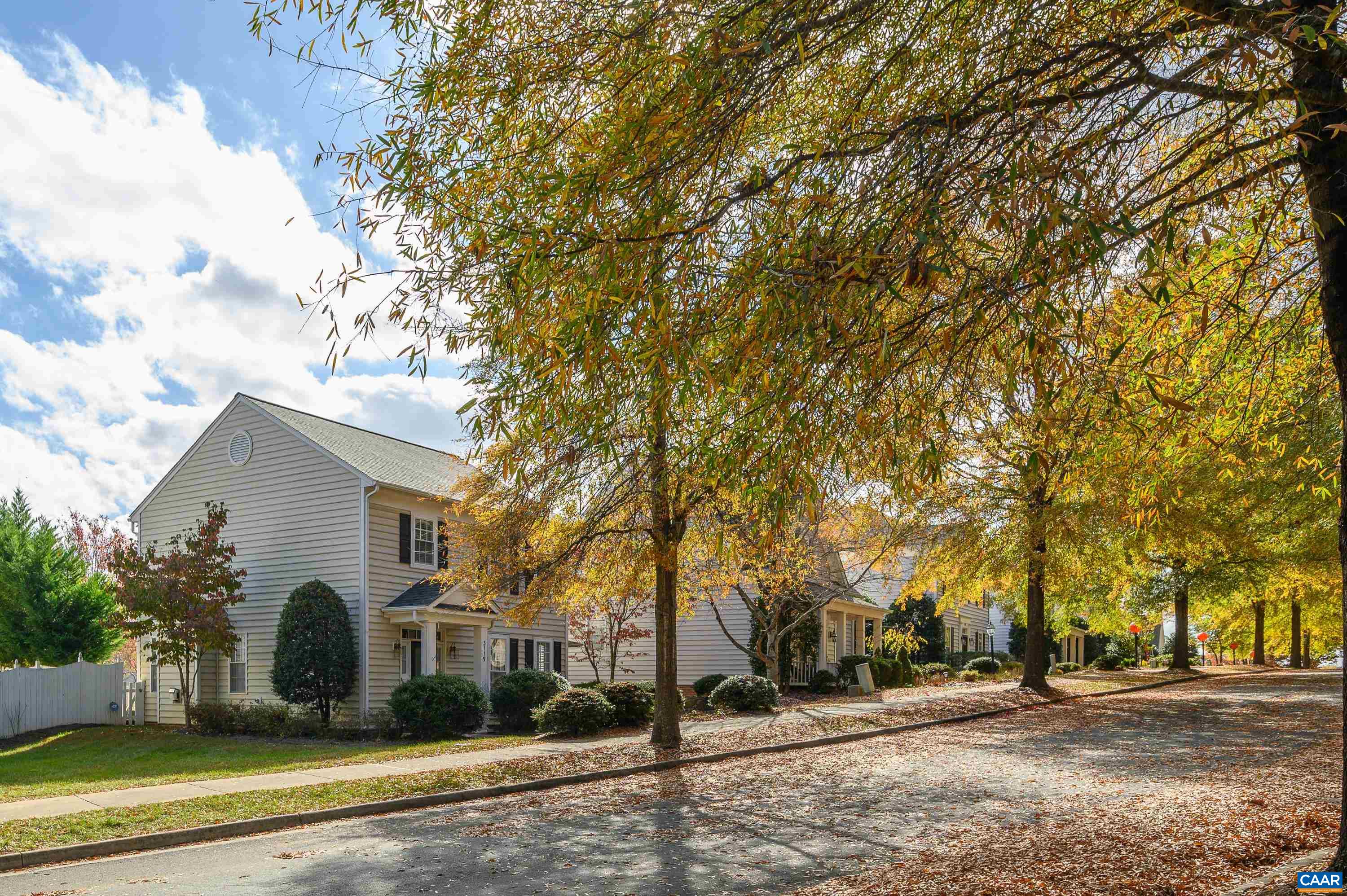 3119 TURNBERRY CIR