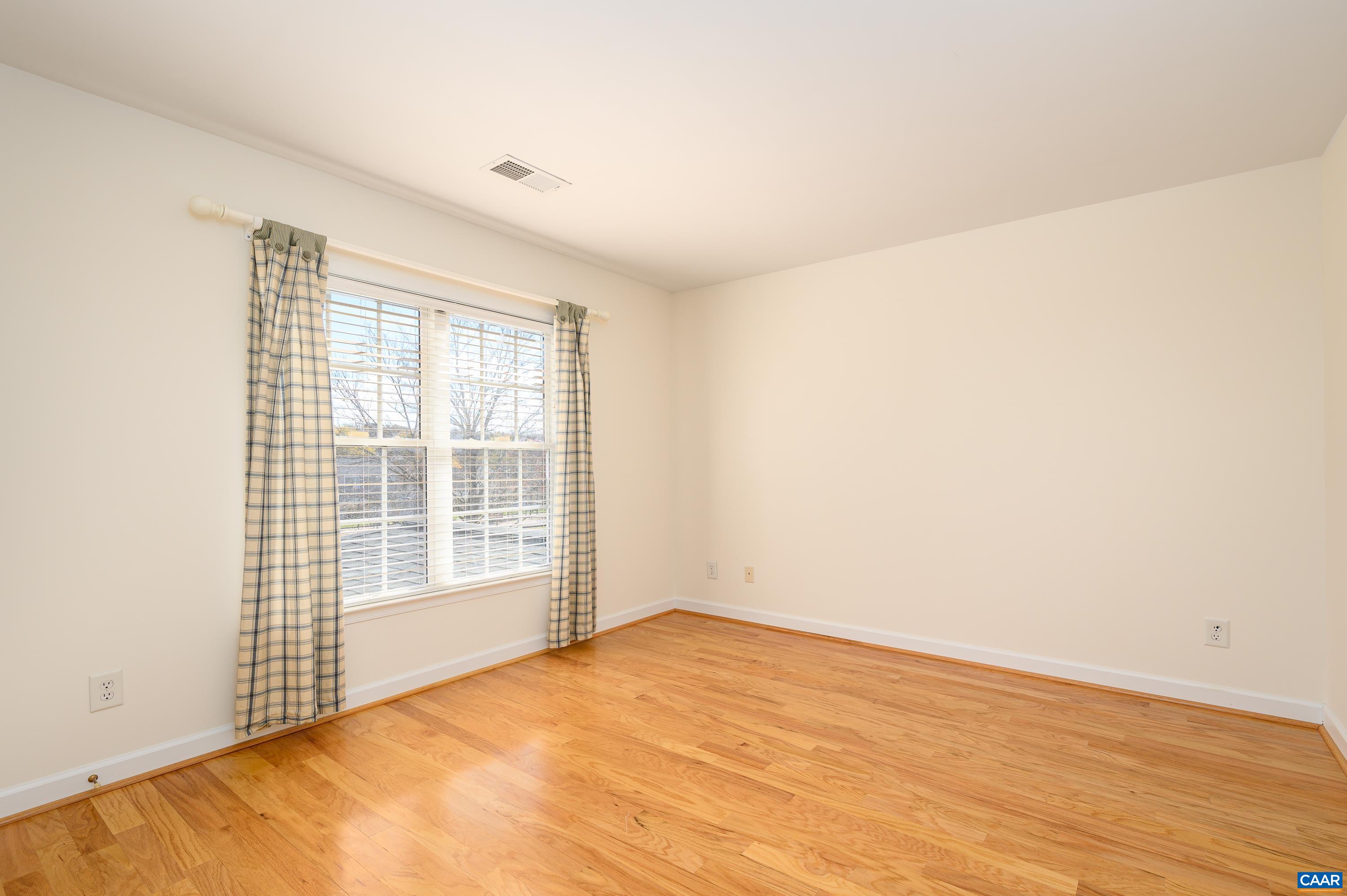 3119 TURNBERRY CIR