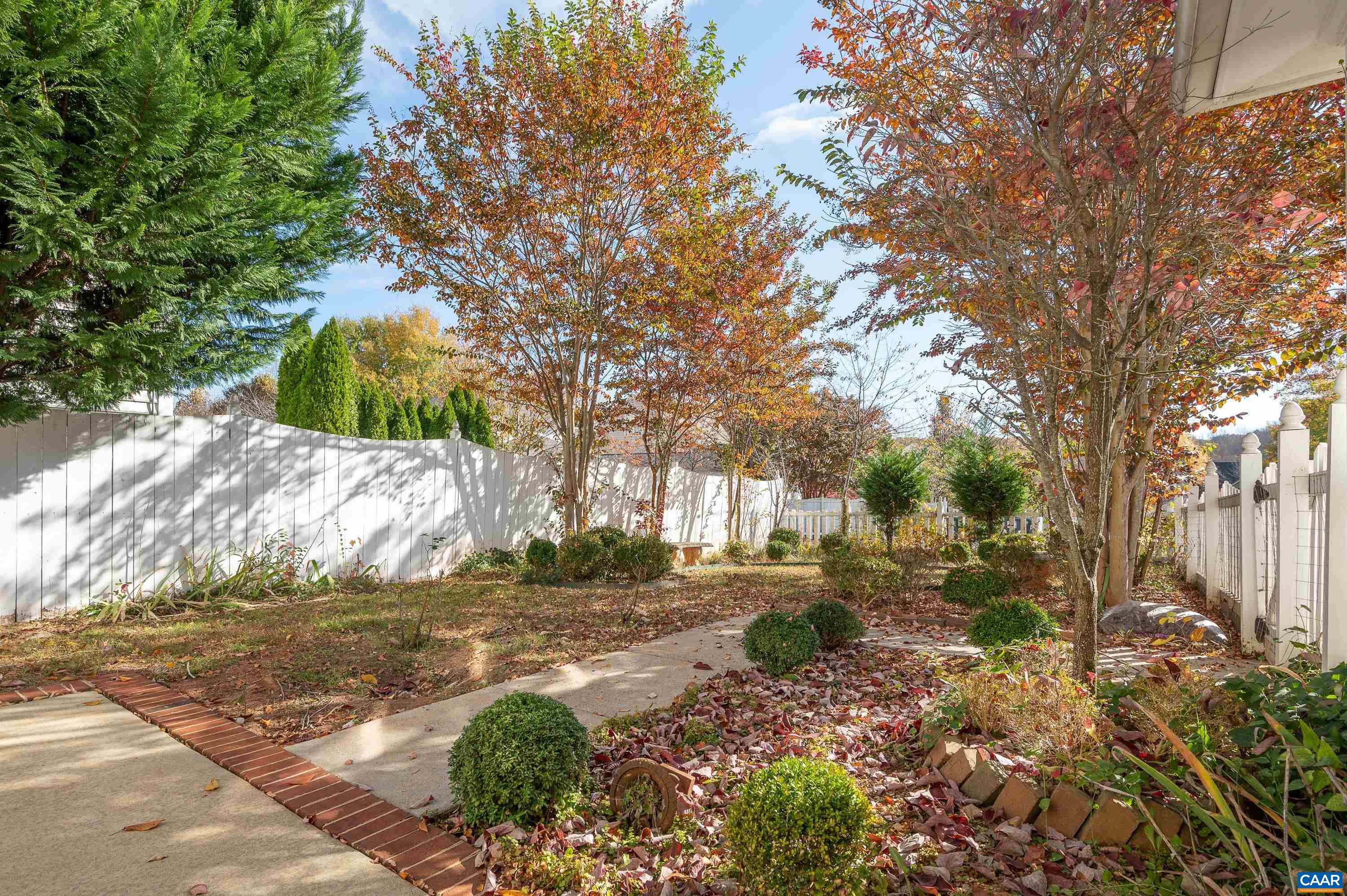 3119 TURNBERRY CIR
