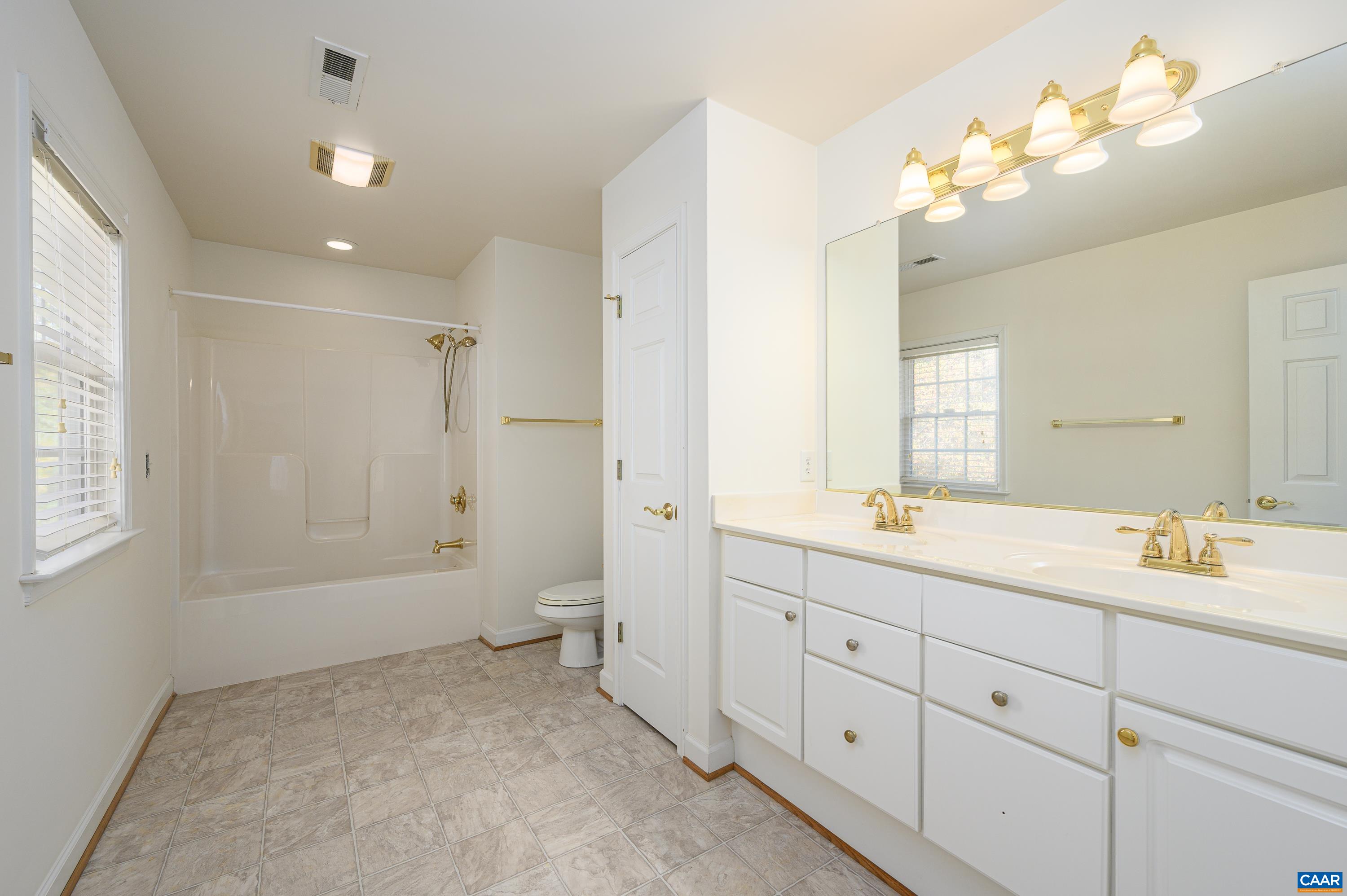 3119 TURNBERRY CIR