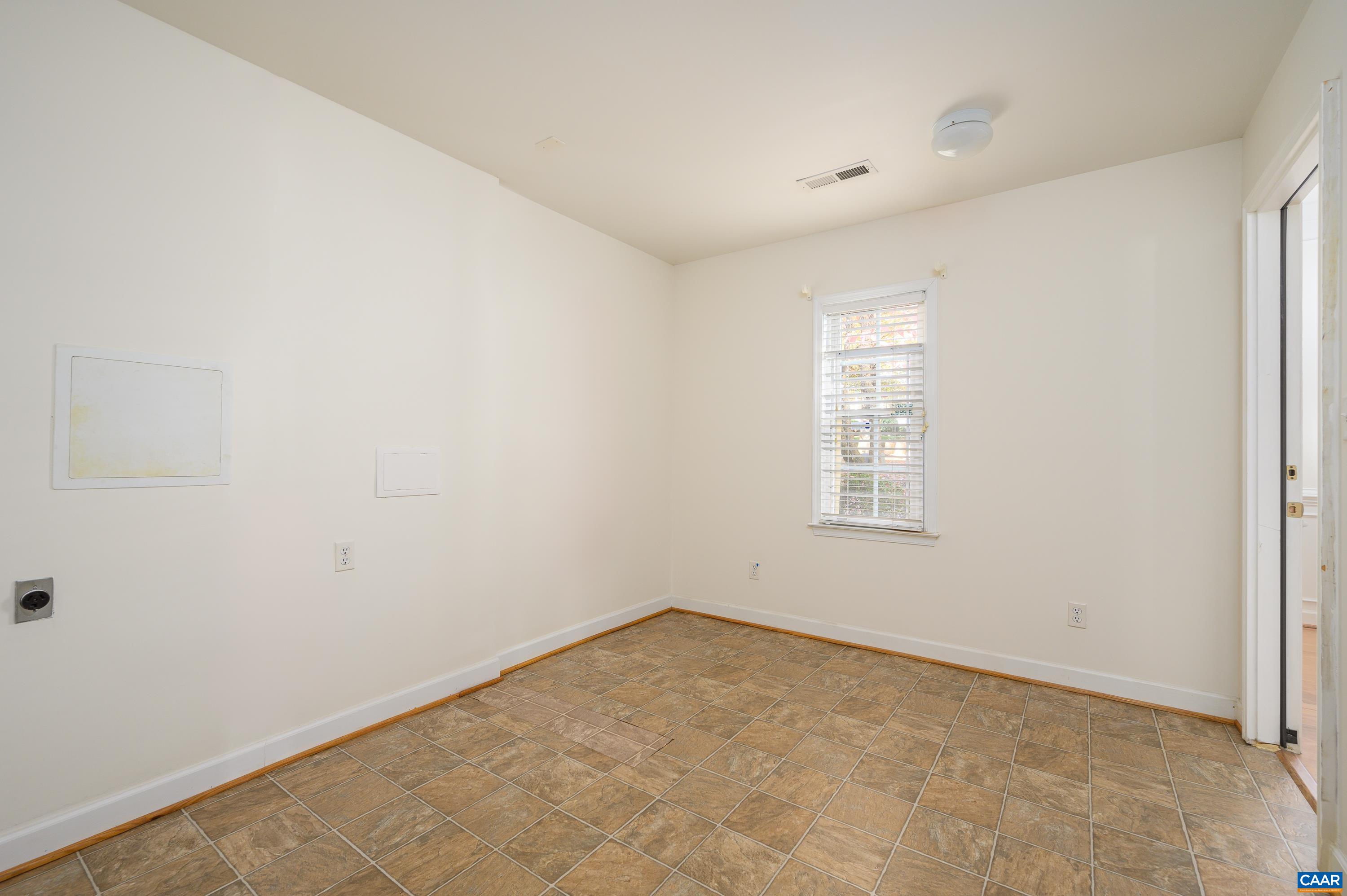 3119 TURNBERRY CIR