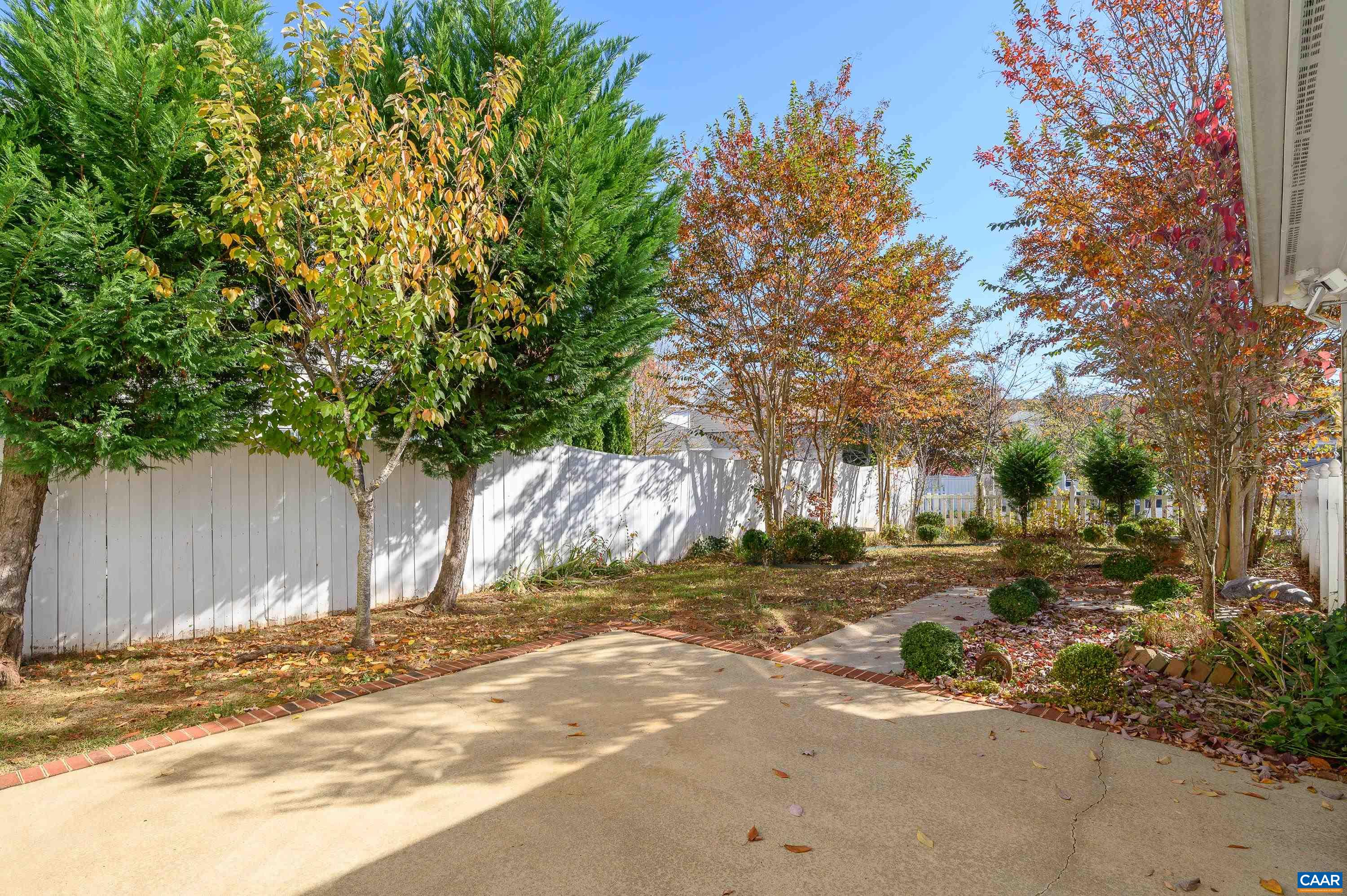 3119 TURNBERRY CIR