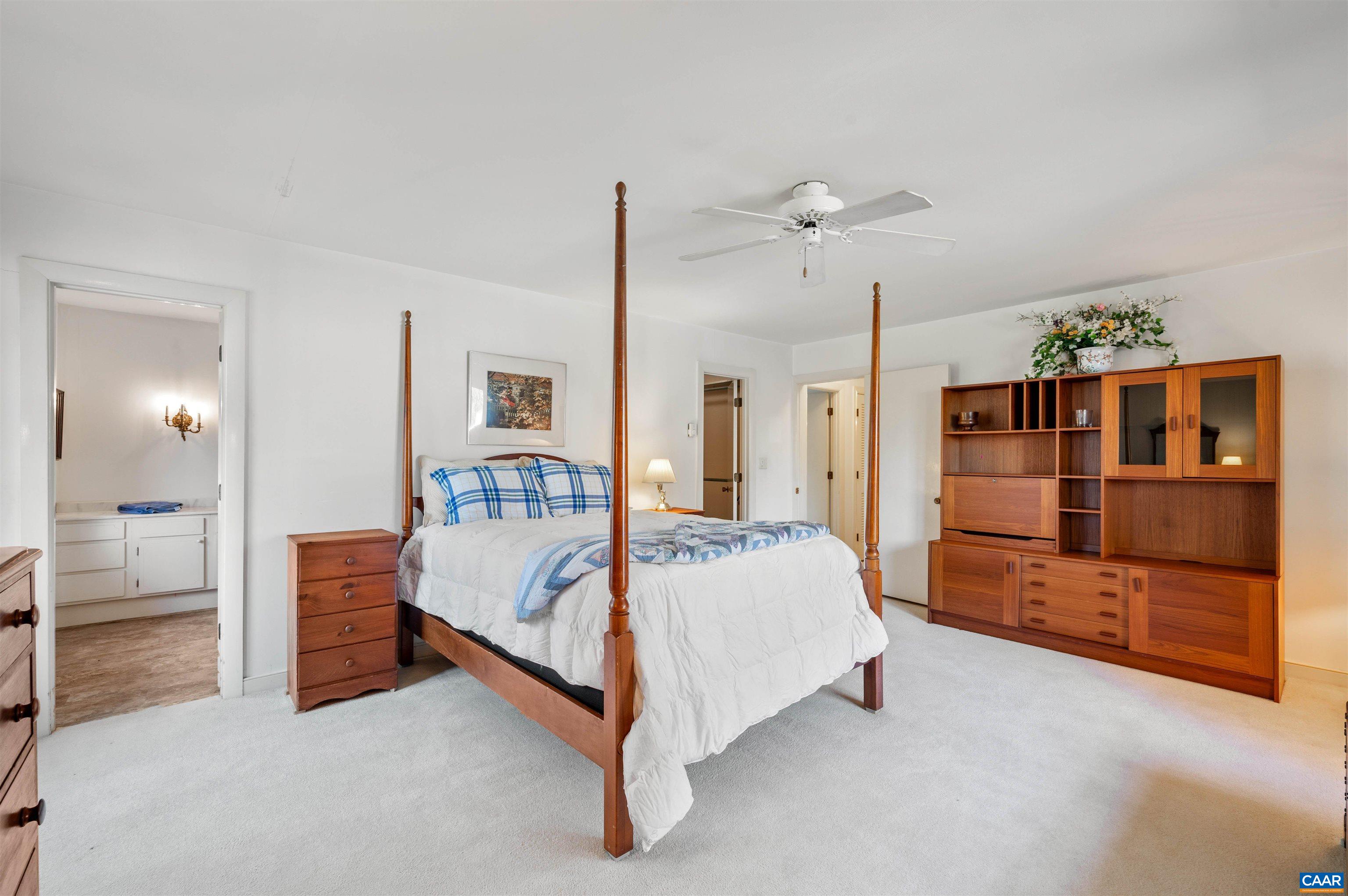 1221 WEST LEIGH DR