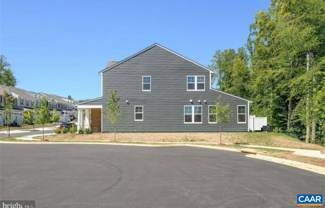 1783 FLORA LN