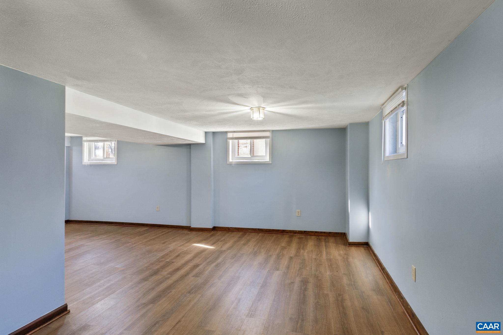 855 MOORE RD