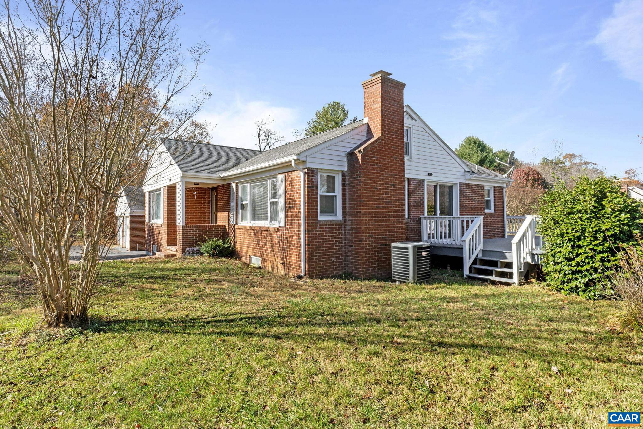 855 MOORE RD