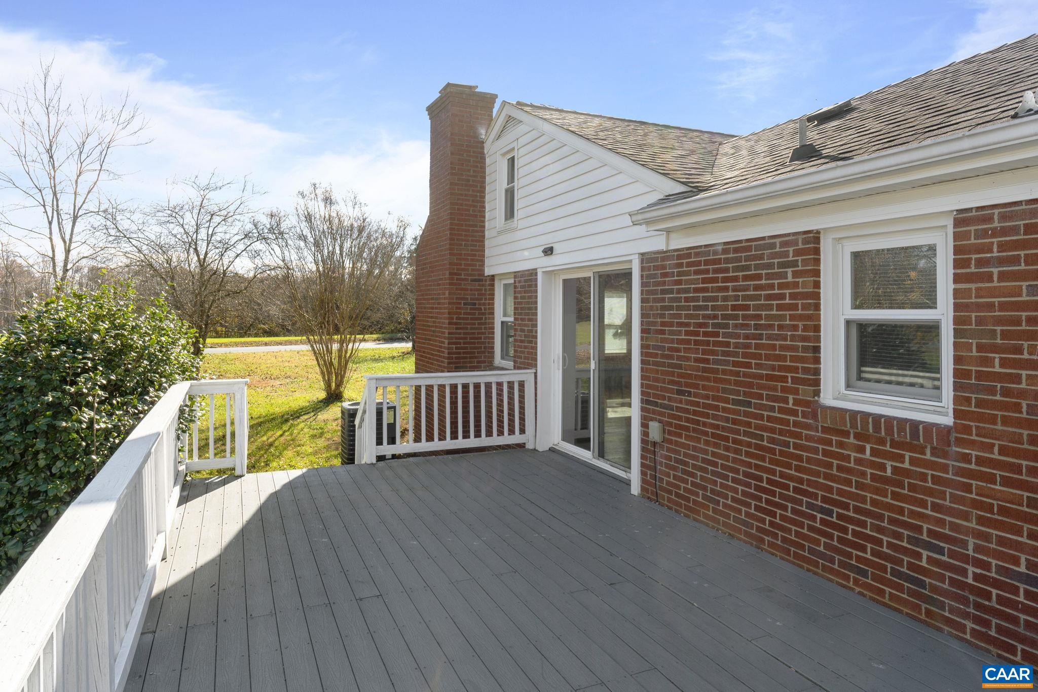 855 MOORE RD