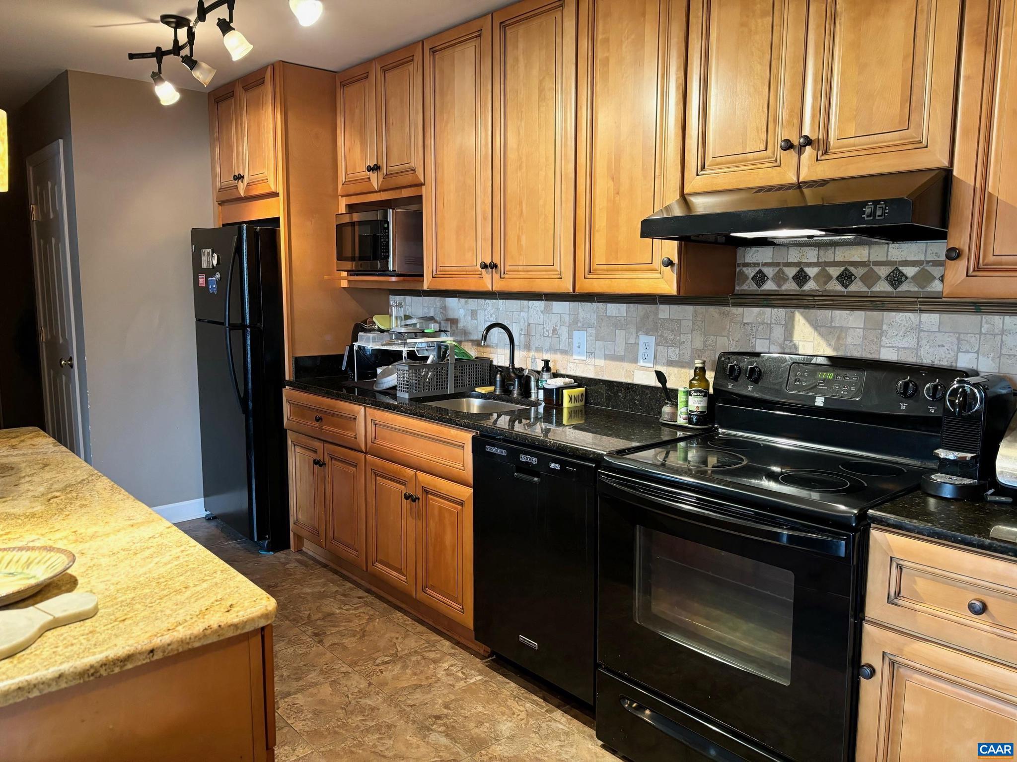 1800 JEFFERSON PARK AVE 23