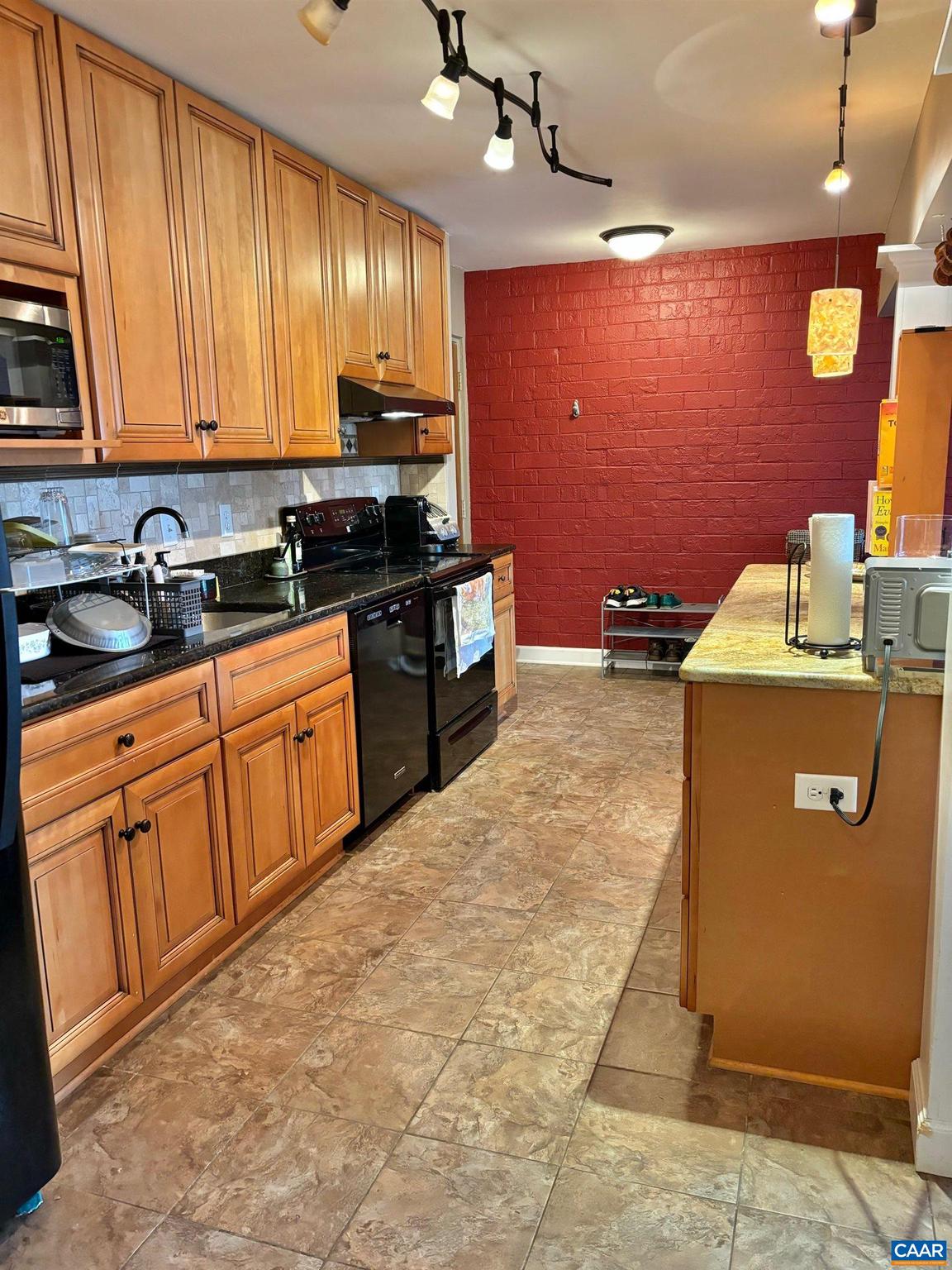 1800 JEFFERSON PARK AVE 23