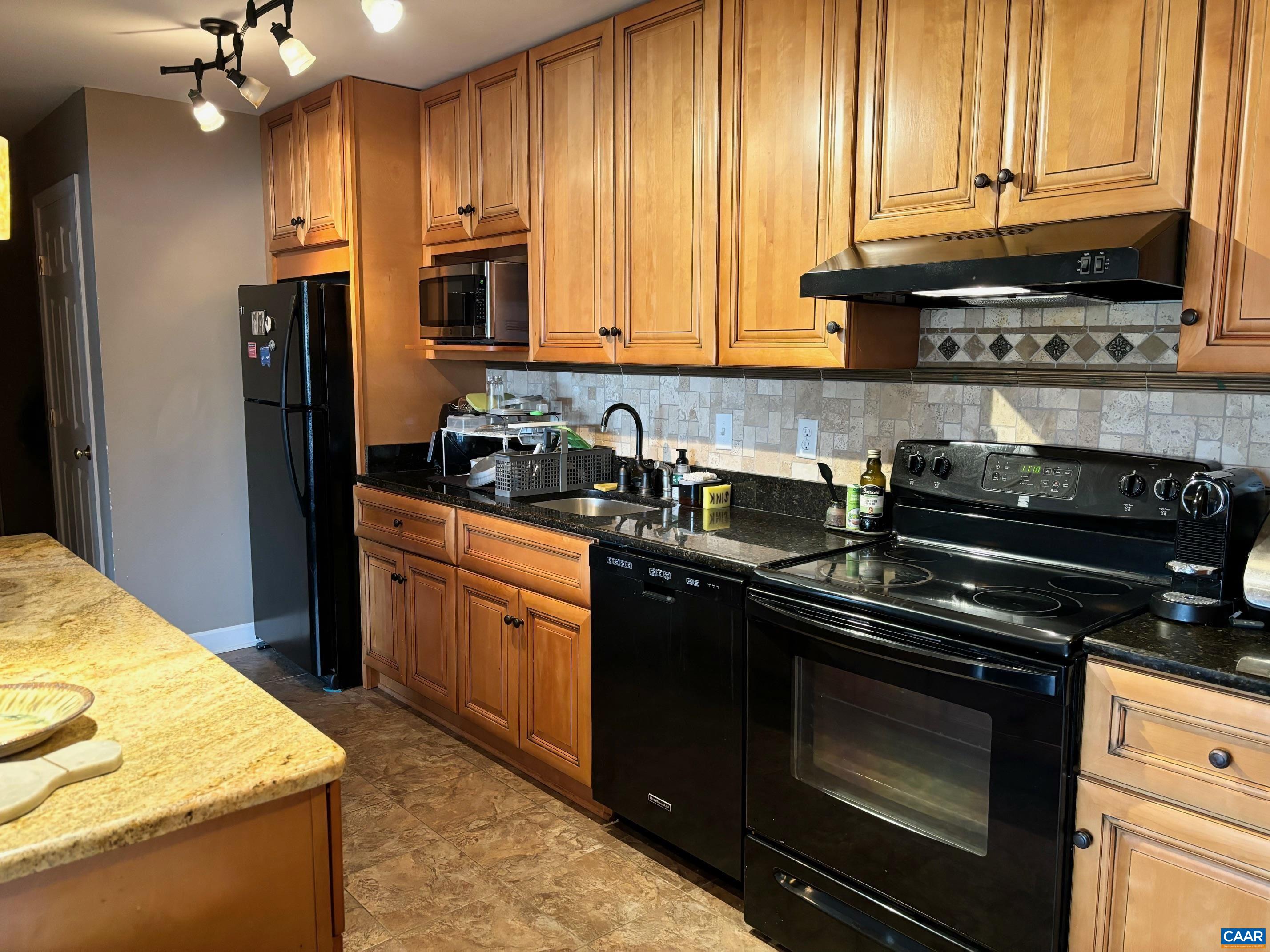 1800 JEFFERSON PARK AVE Unit: 23