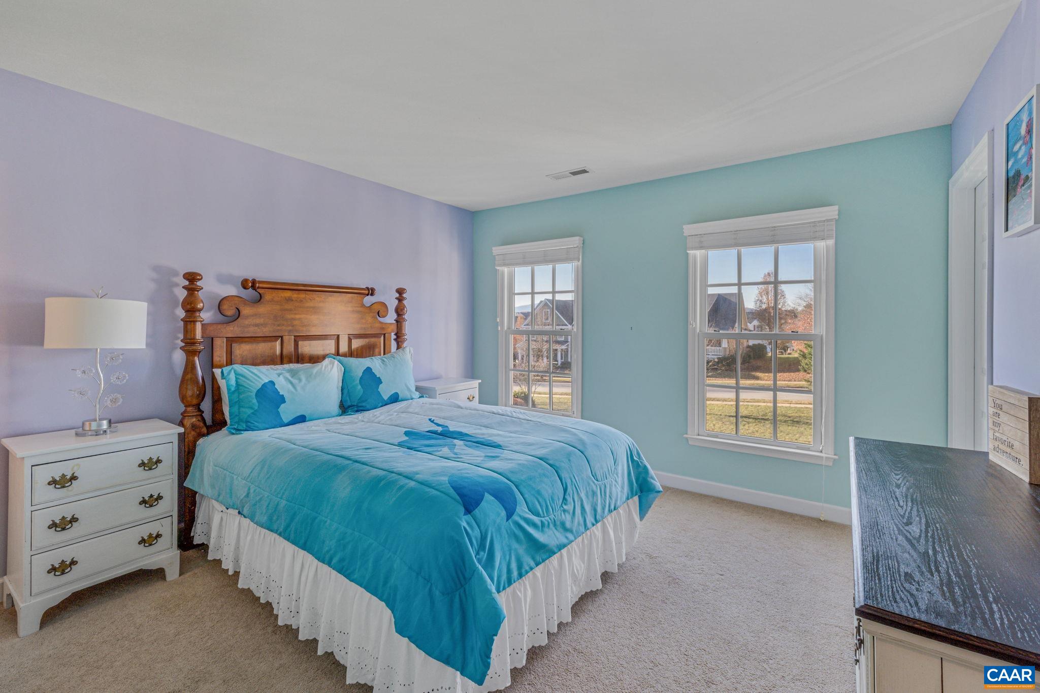 9039 WEST END CIR