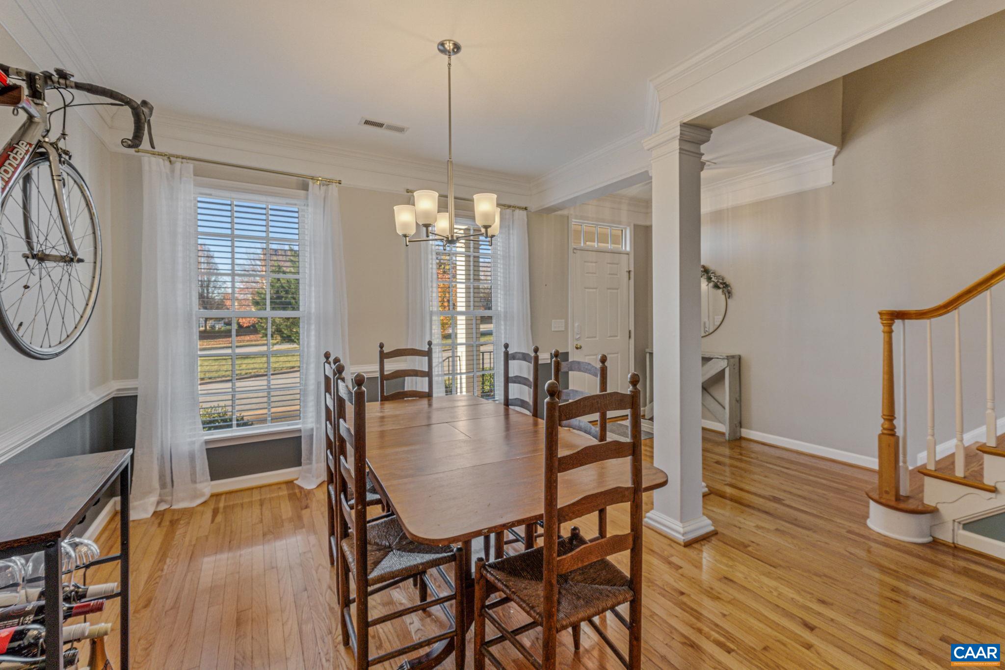 9039 WEST END CIR