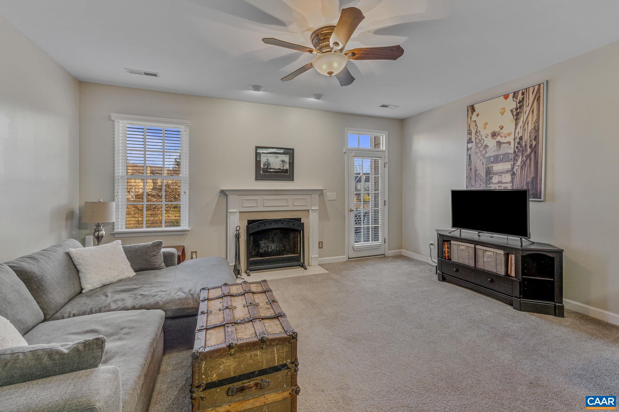 9039 WEST END CIR
