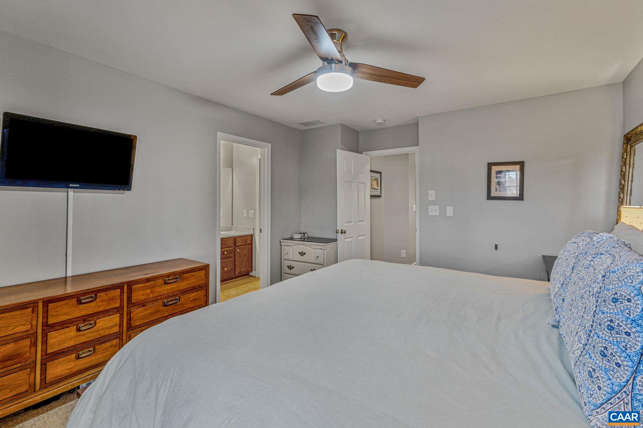 9039 WEST END CIR