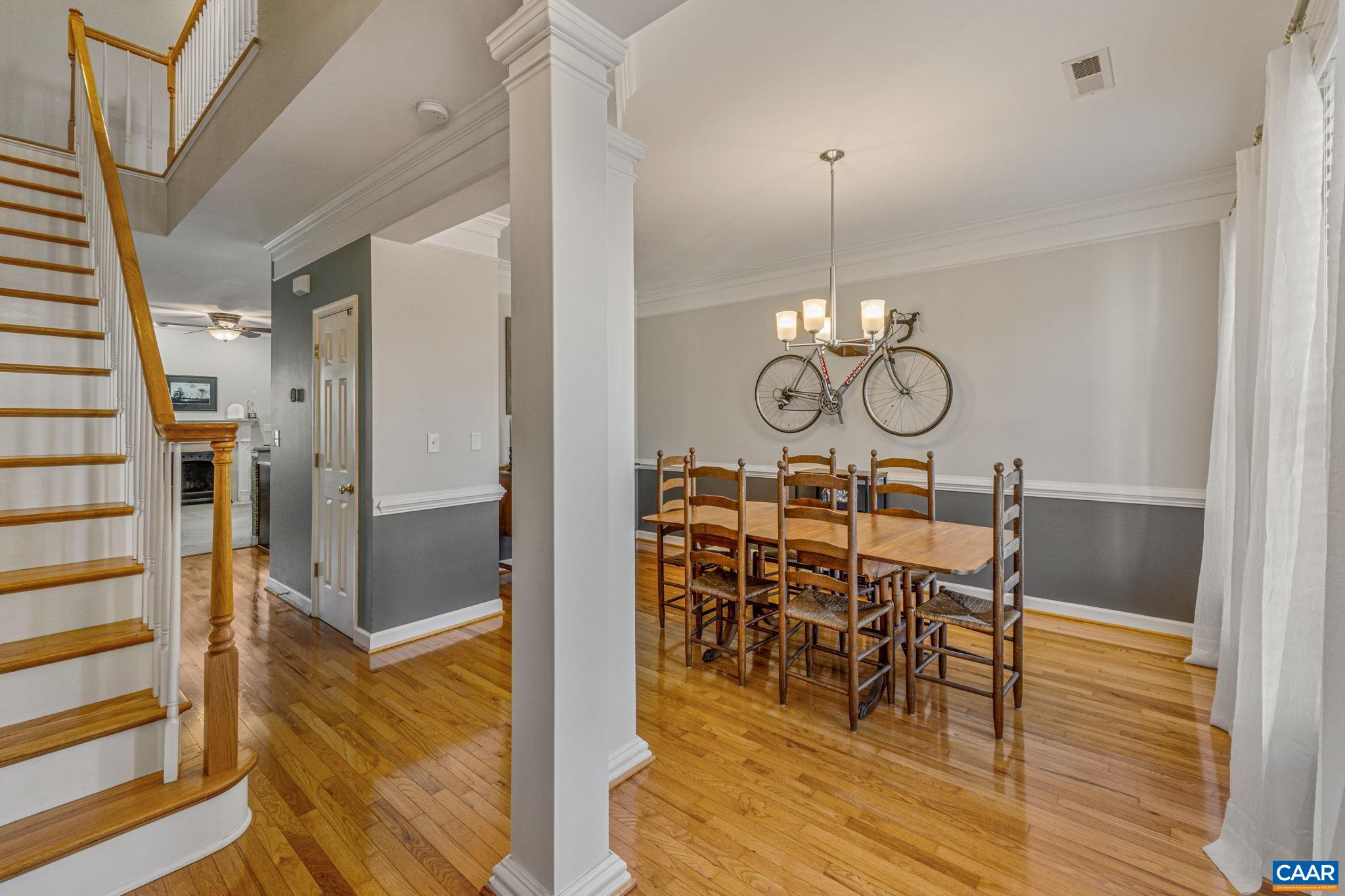 9039 WEST END CIR