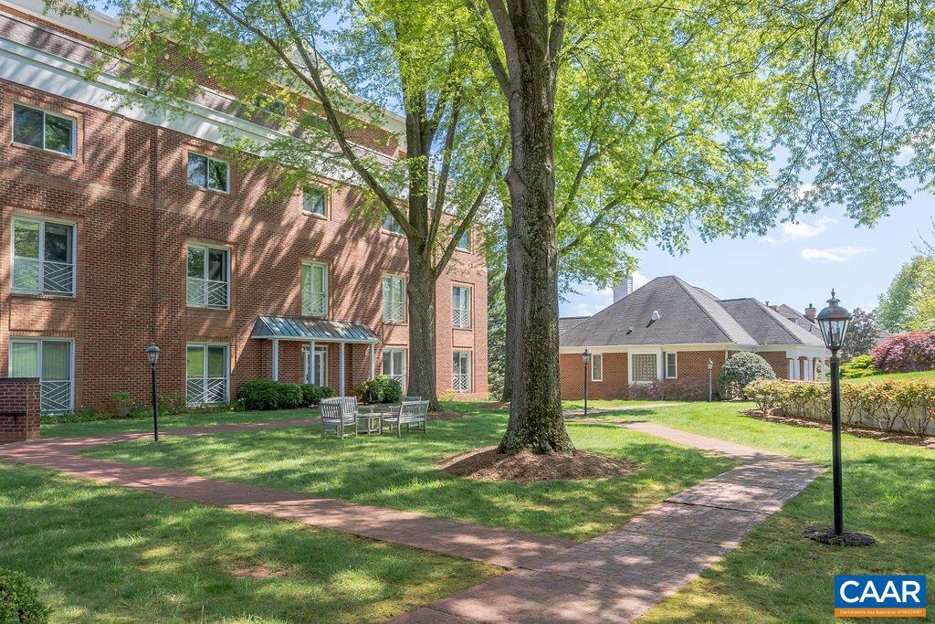 625 WORTHINGTON DR 101