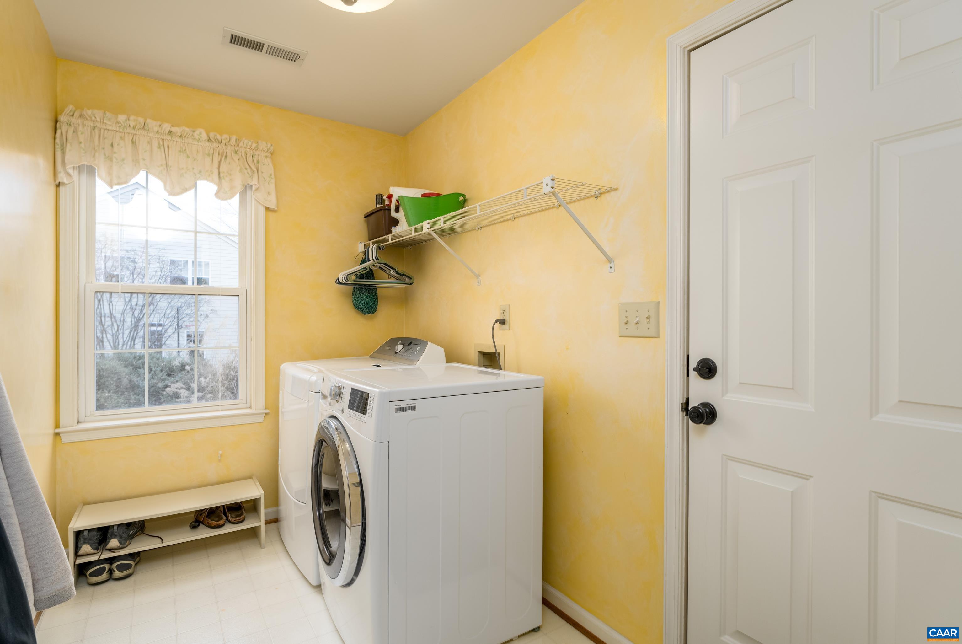 1170 FOXCHASE RDG