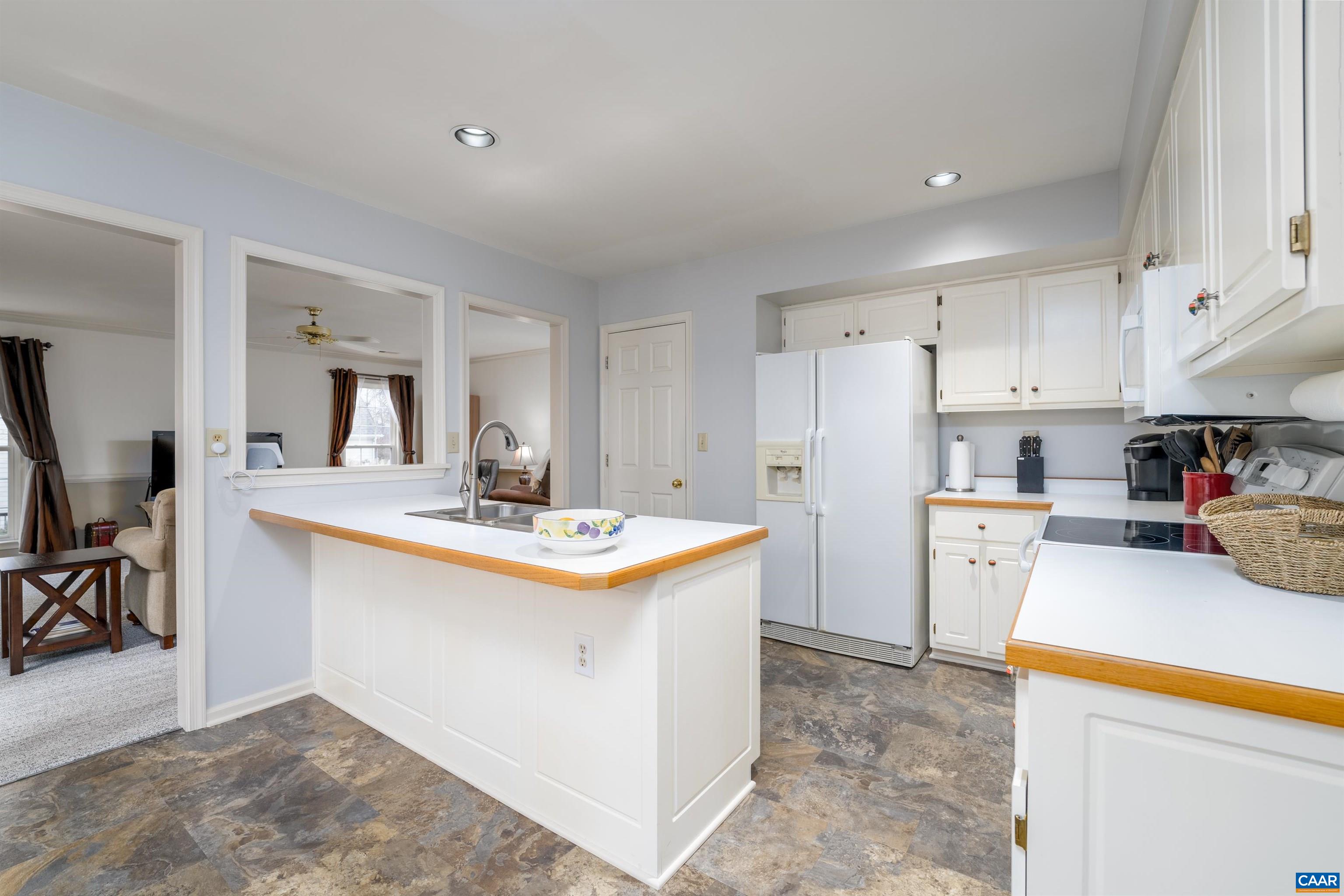 1170 FOXCHASE RDG