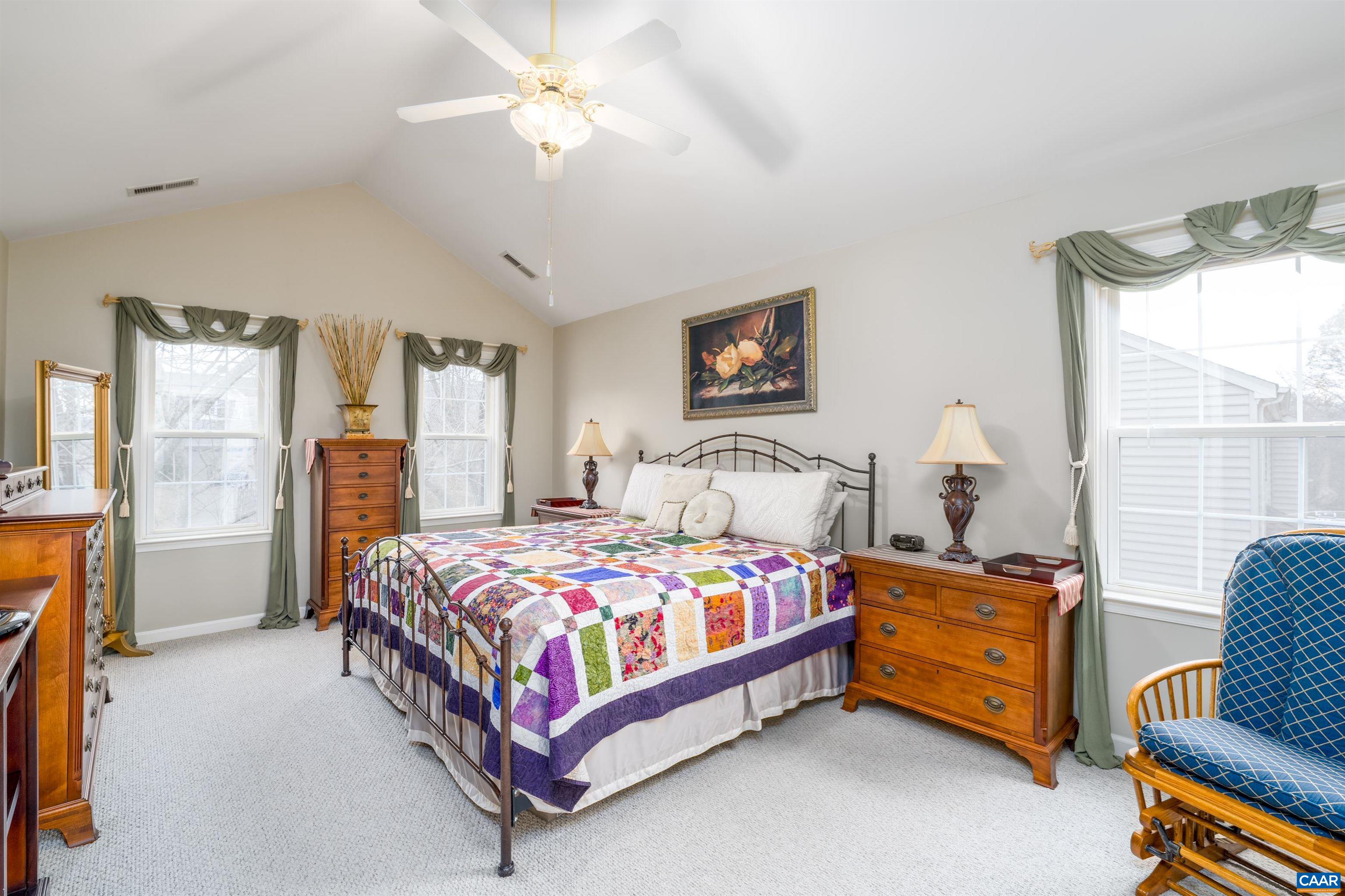 1170 FOXCHASE RDG