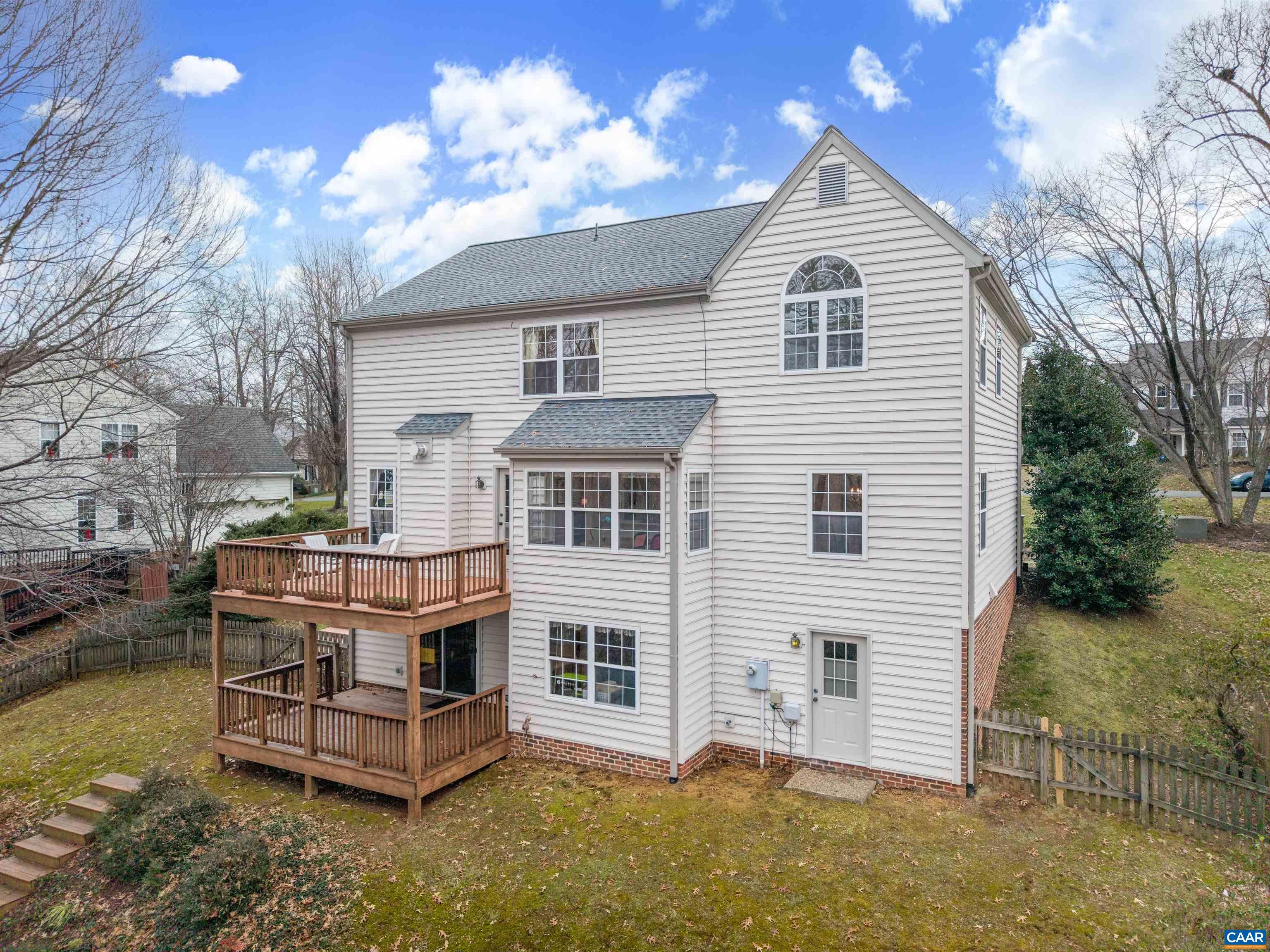 1170 FOXCHASE RDG