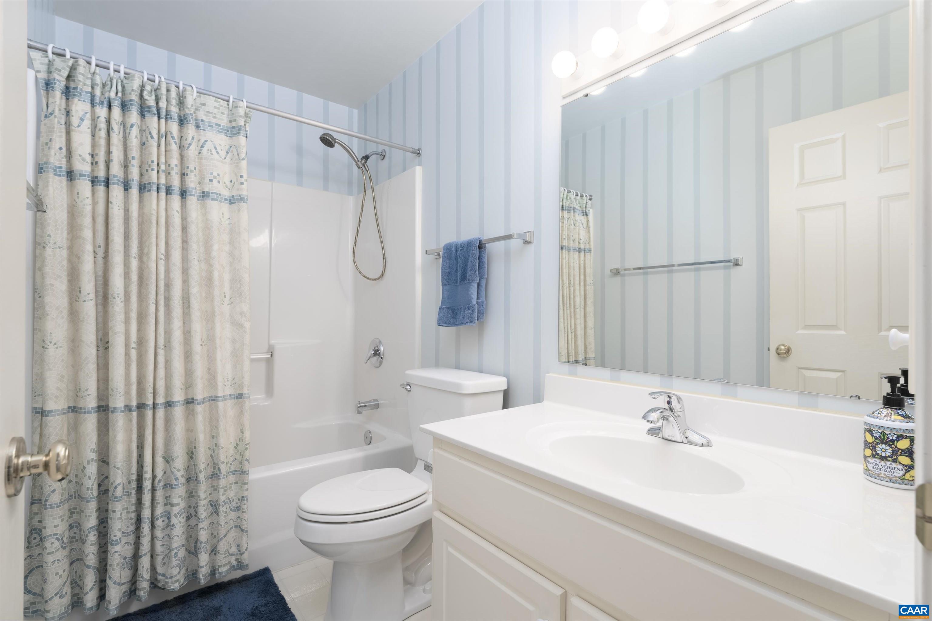 1170 FOXCHASE RDG