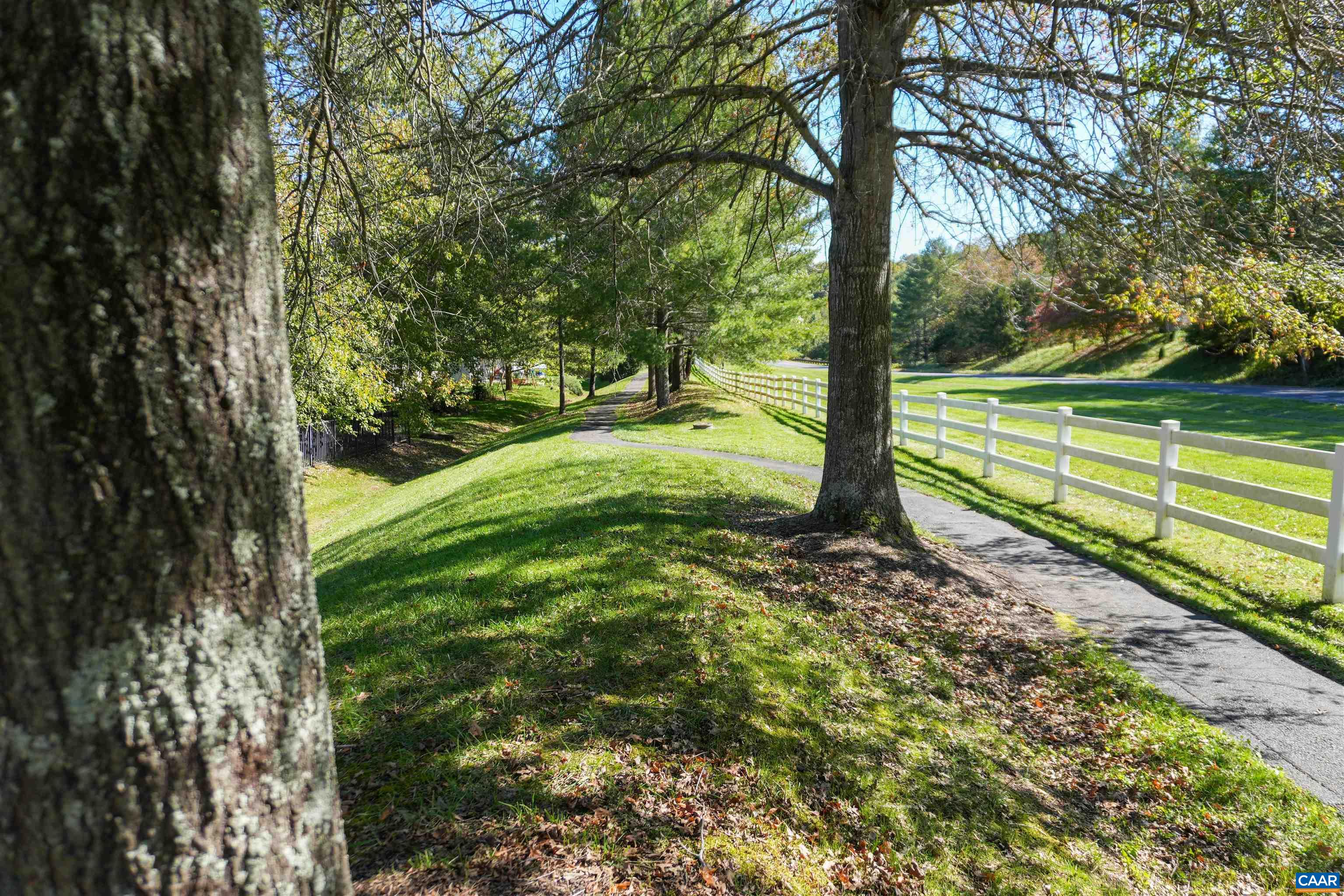 1170 FOXCHASE RDG