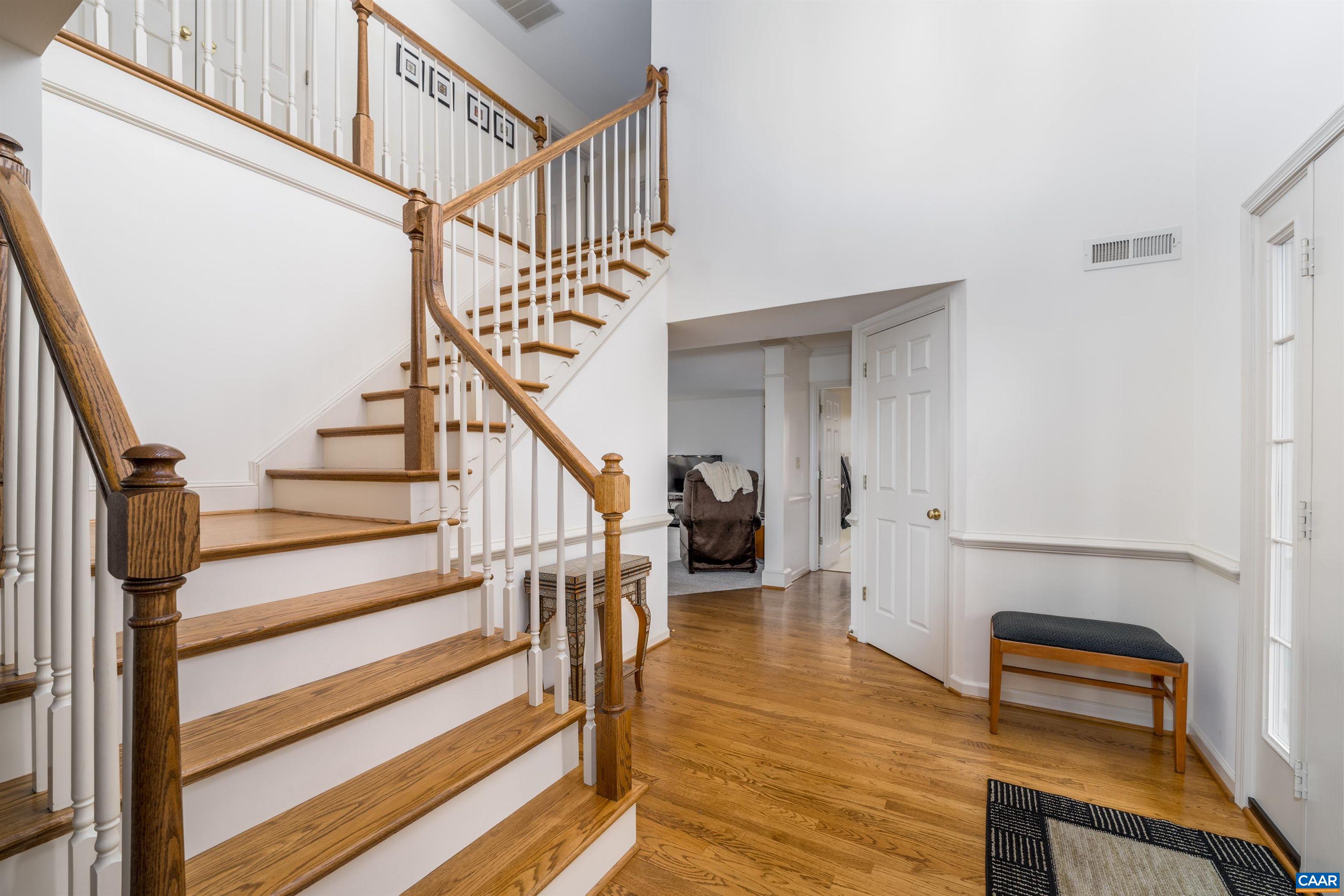 1170 FOXCHASE RDG