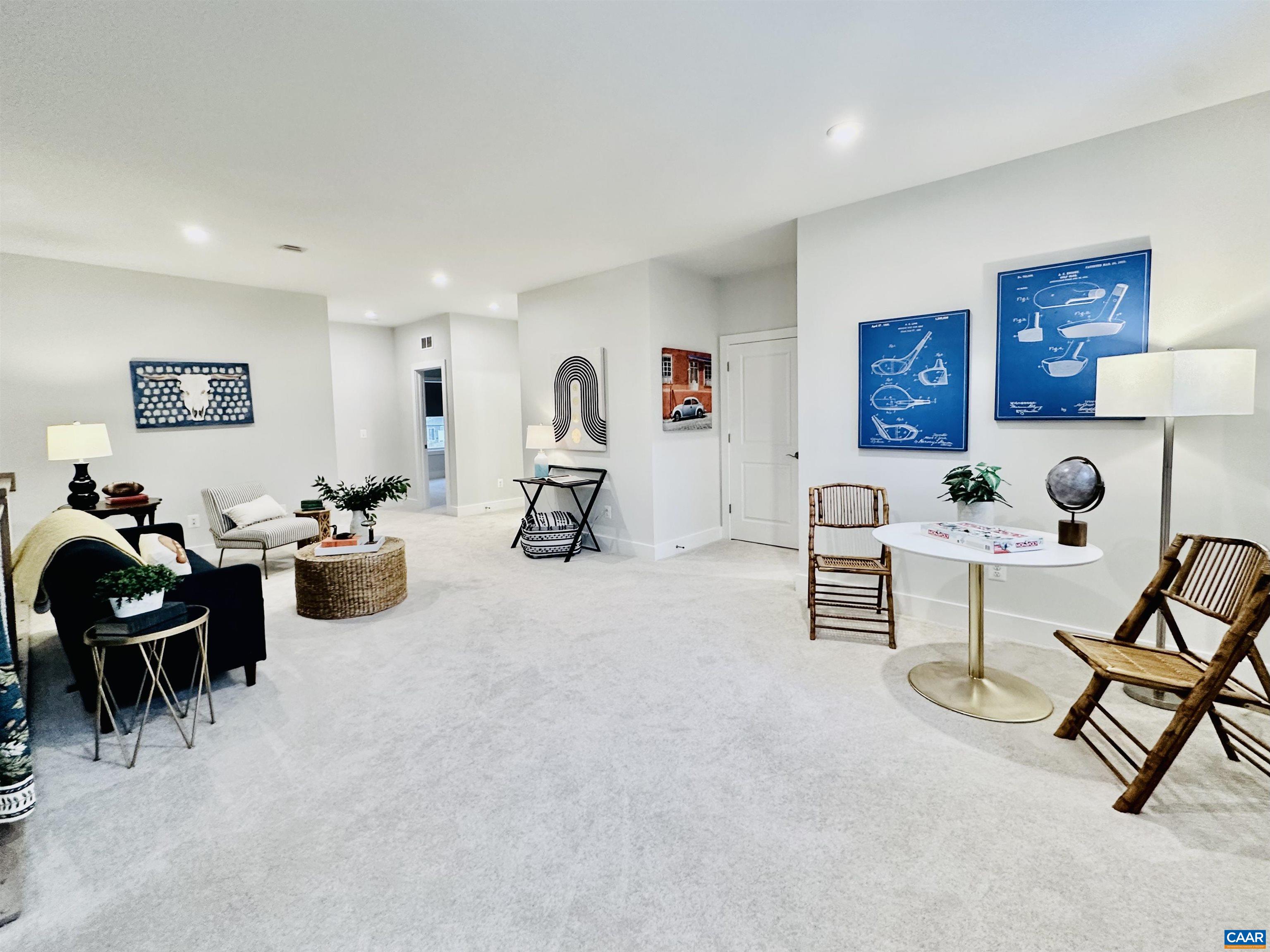 1719 FLORA LN
