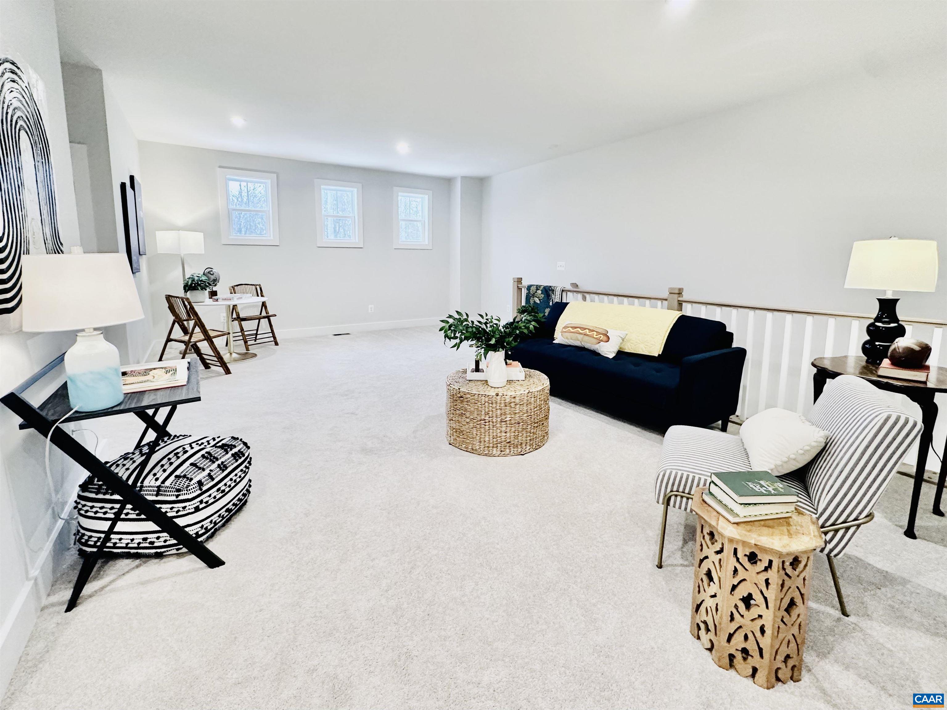 1719 FLORA LN