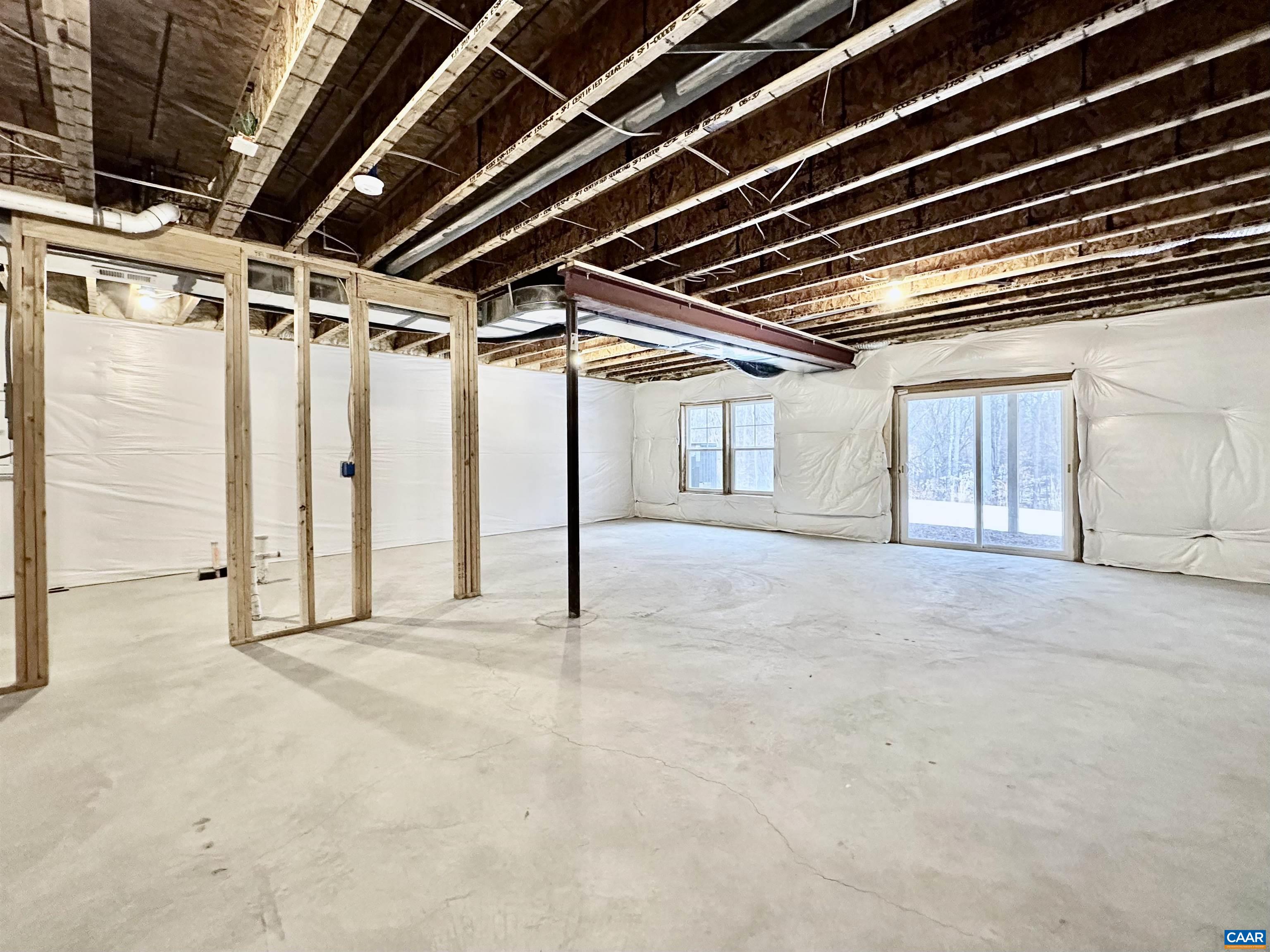 1719 FLORA LN
