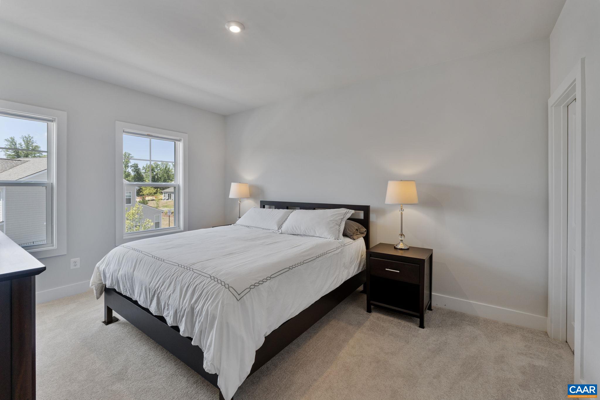 1719 FLORA LN