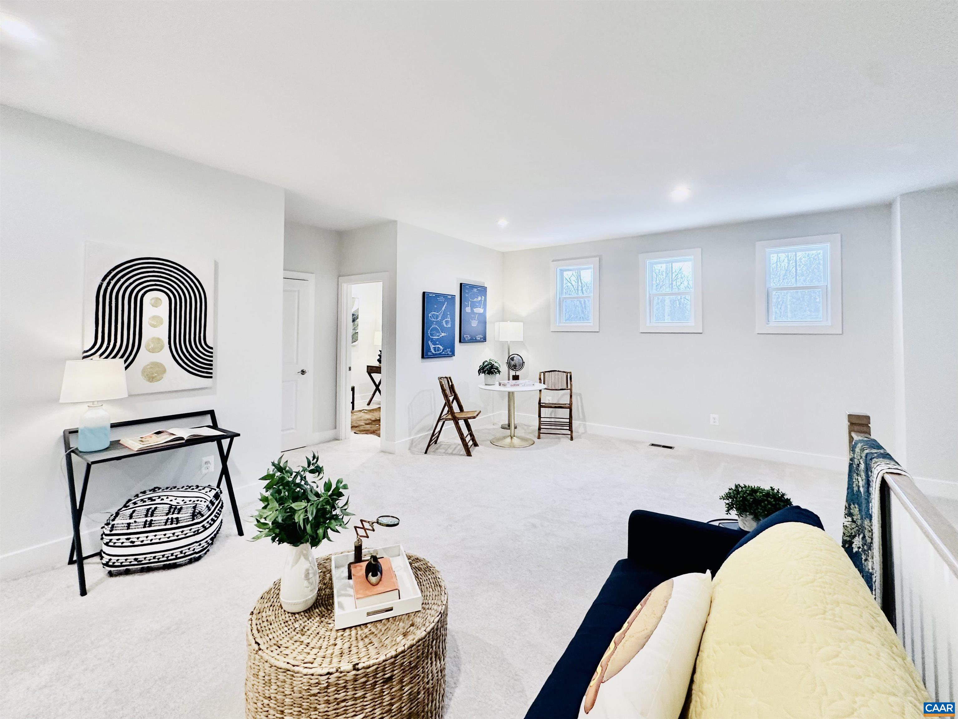 1719 FLORA LN