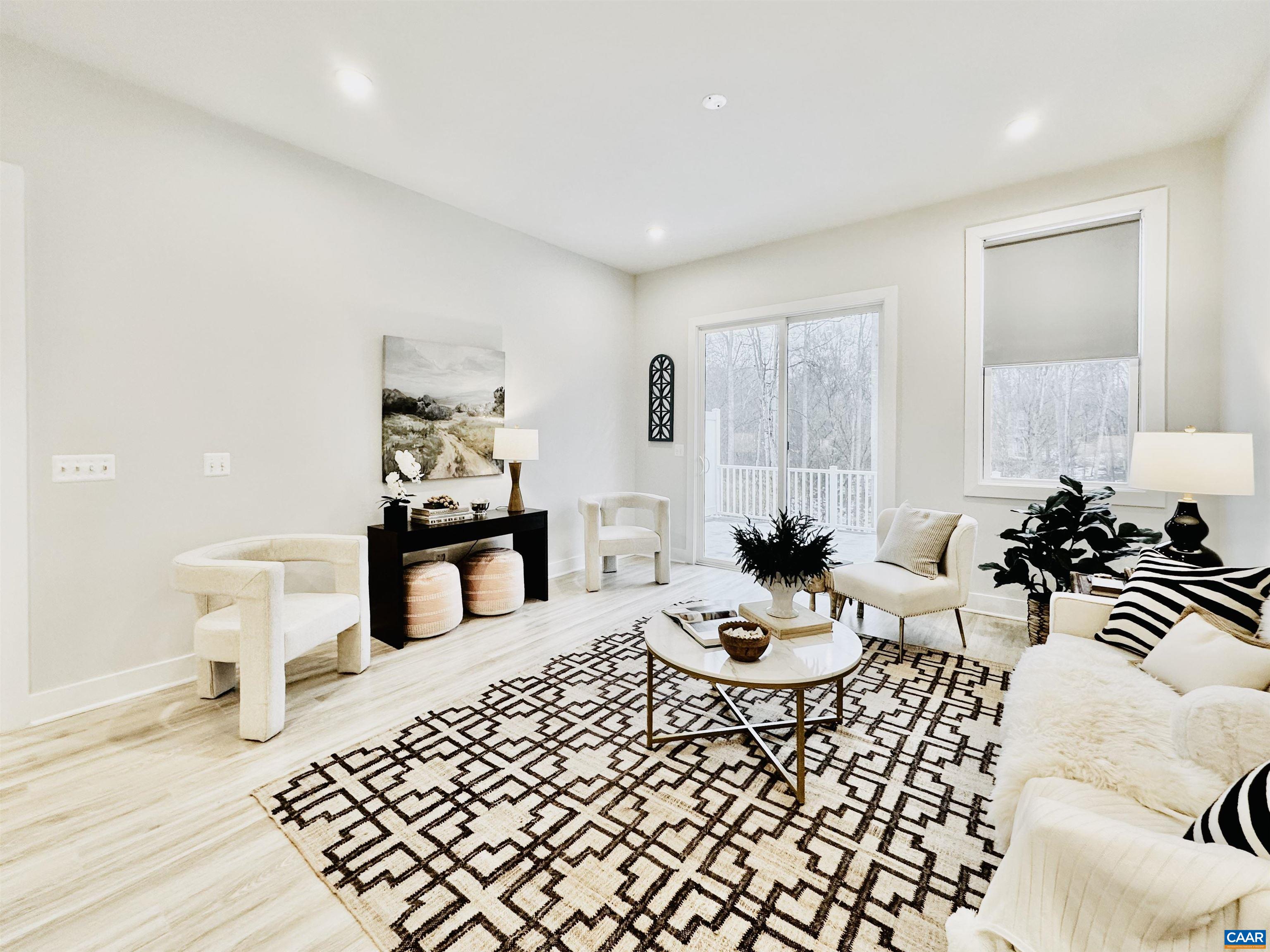 1719 FLORA LN