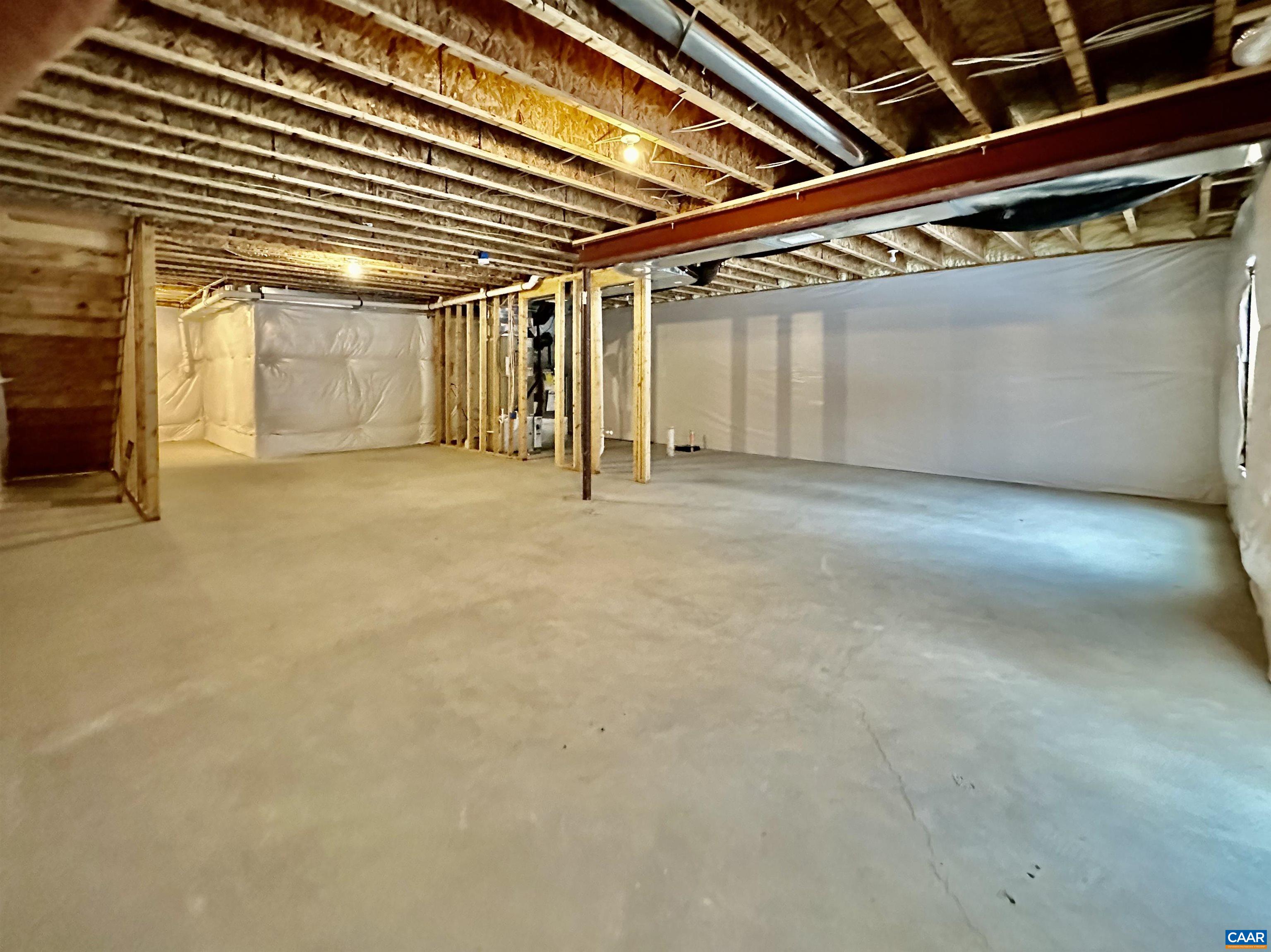 1719 FLORA LN