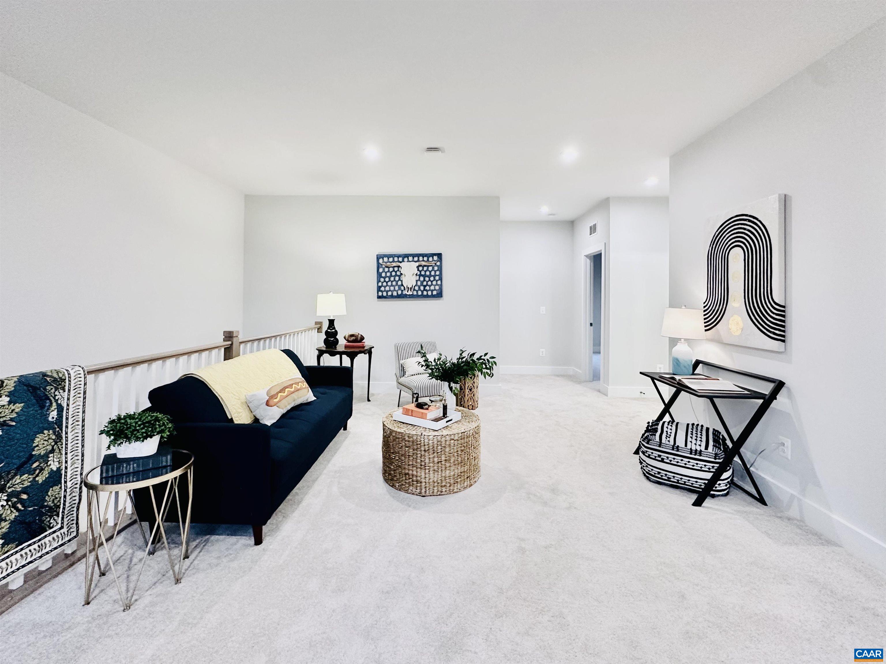 1719 FLORA LN