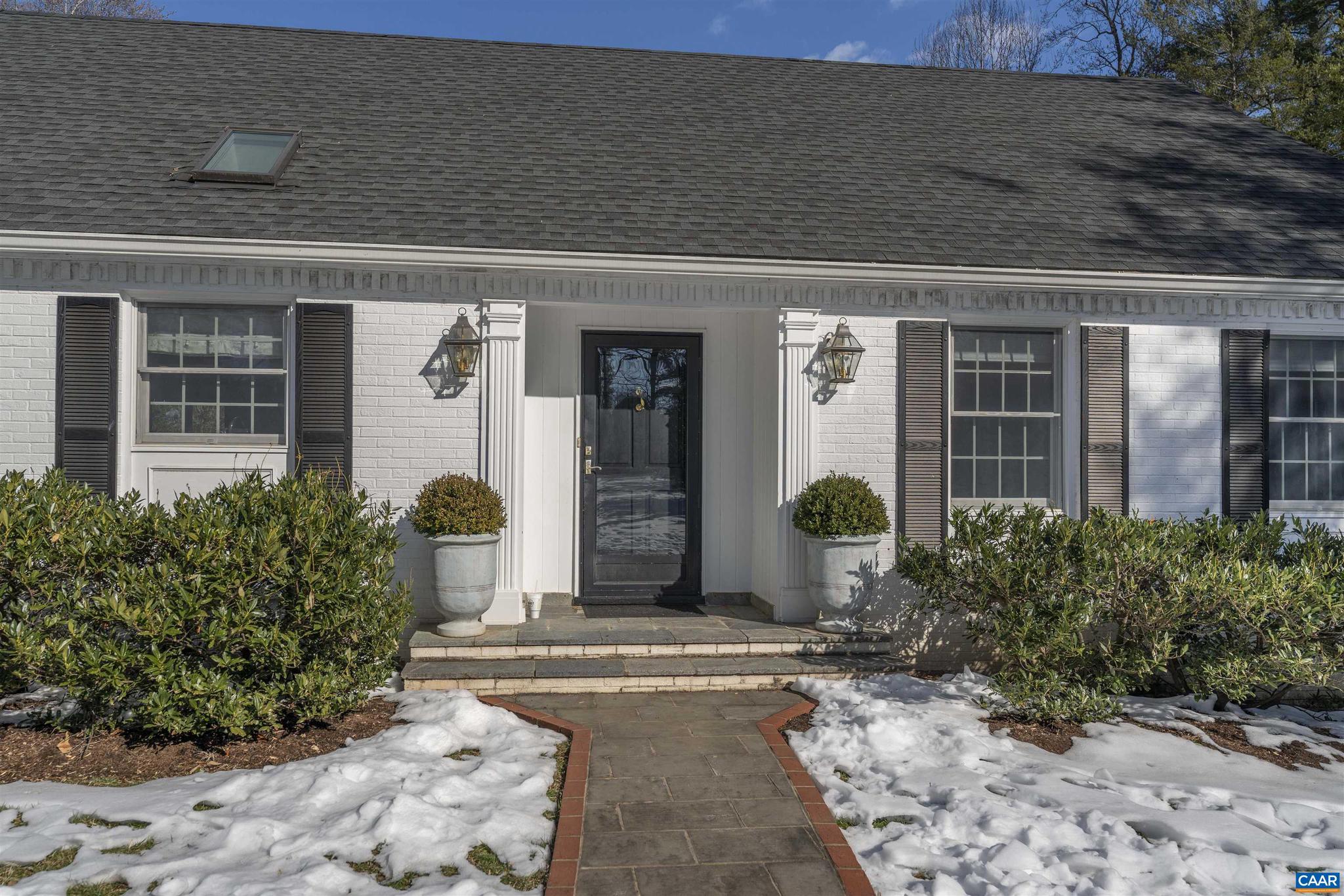 2210 CORNWALL RD