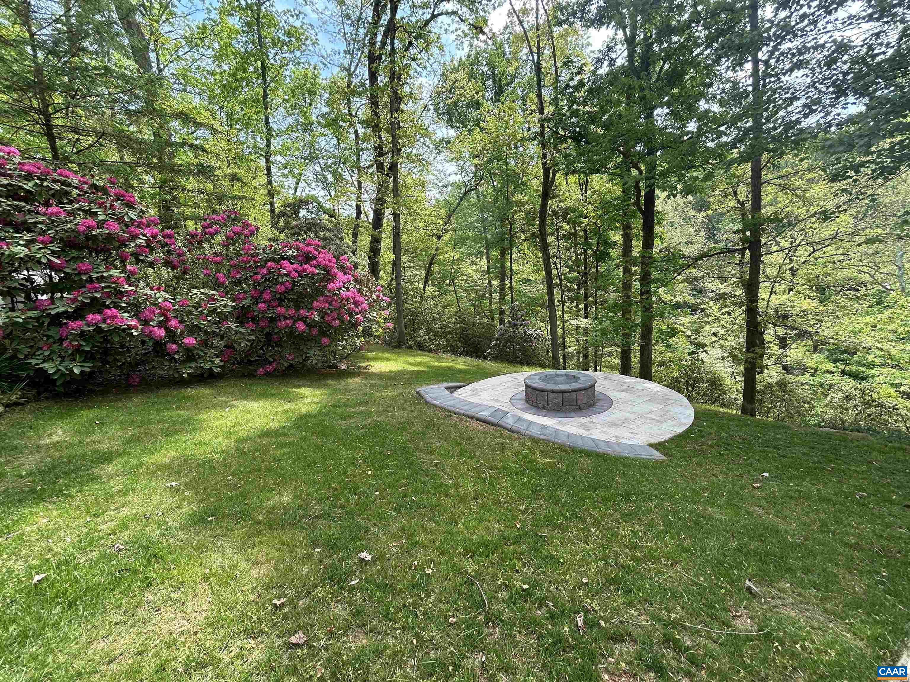2330 WHIPPOORWILL RD